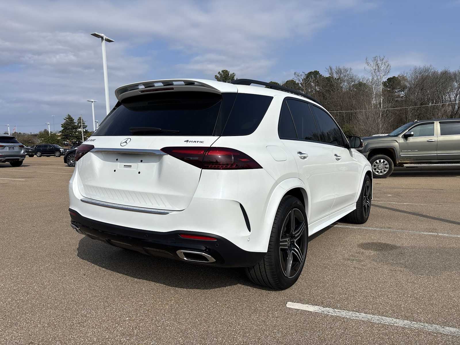 Thumbnail: 2026 Mercedes-Benz GLE - 6