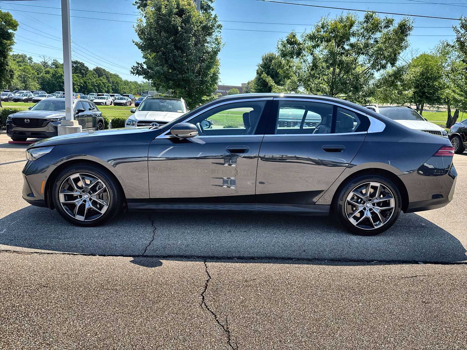 Thumbnail: 2026 BMW 5 Series - 5