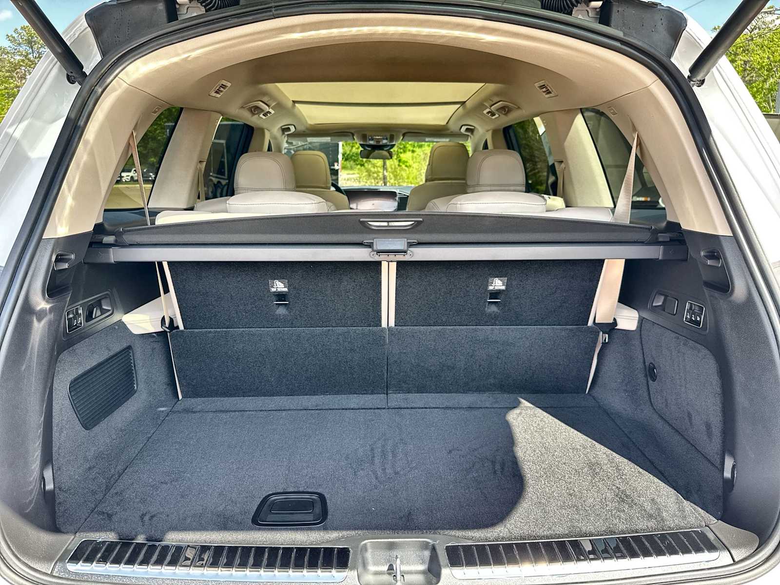 Thumbnail: 2026 Mercedes-Benz GLS - 17