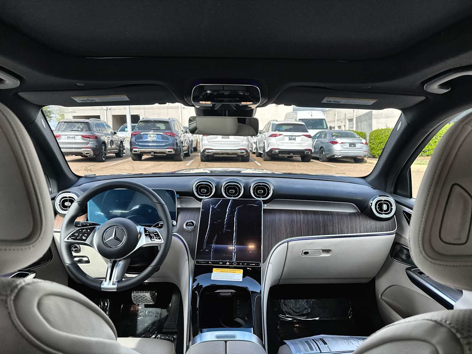 Thumbnail: 2026 Mercedes-Benz GLC - 20