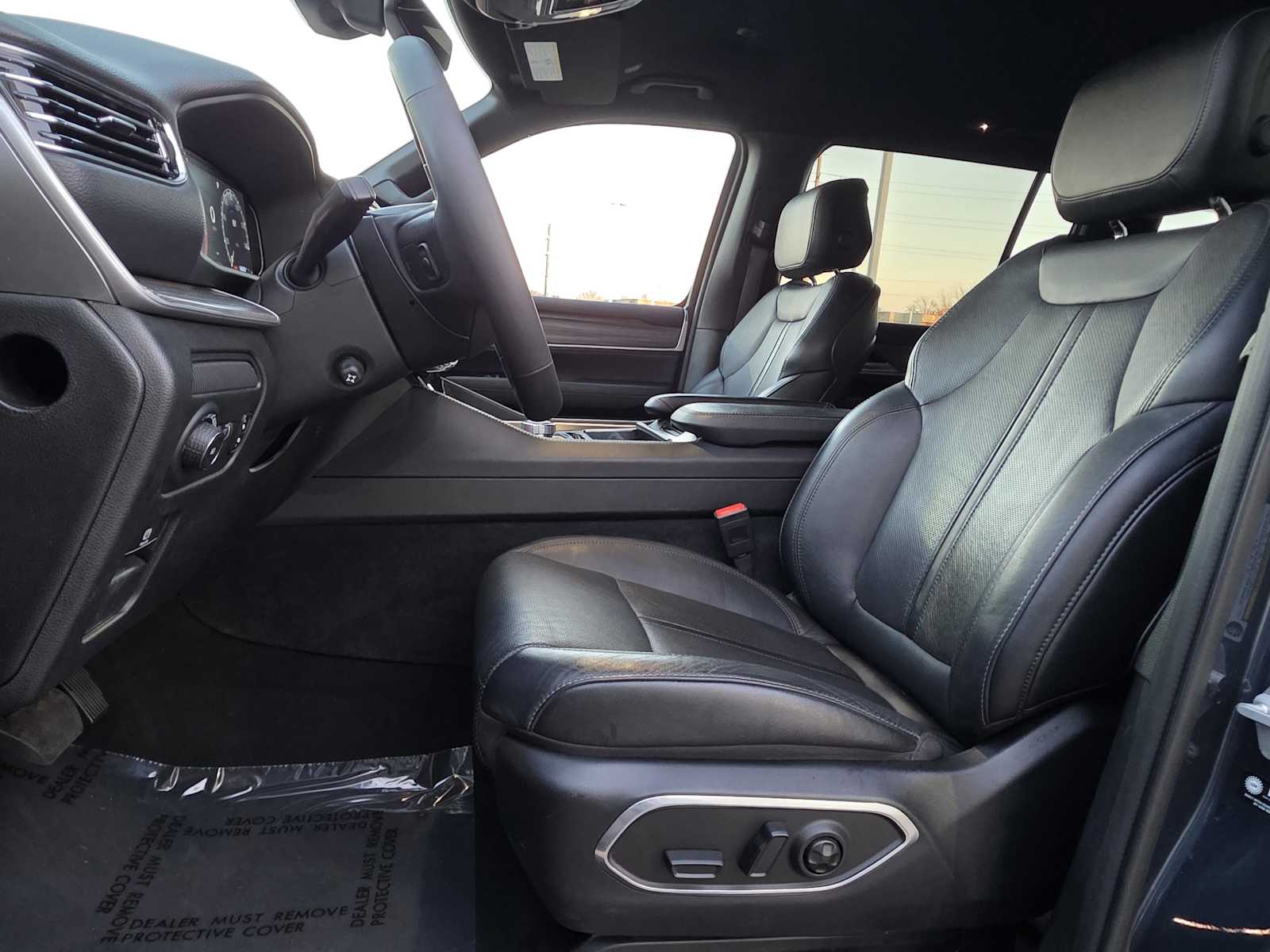 Thumbnail: 2024 Jeep Wagoneer - 13