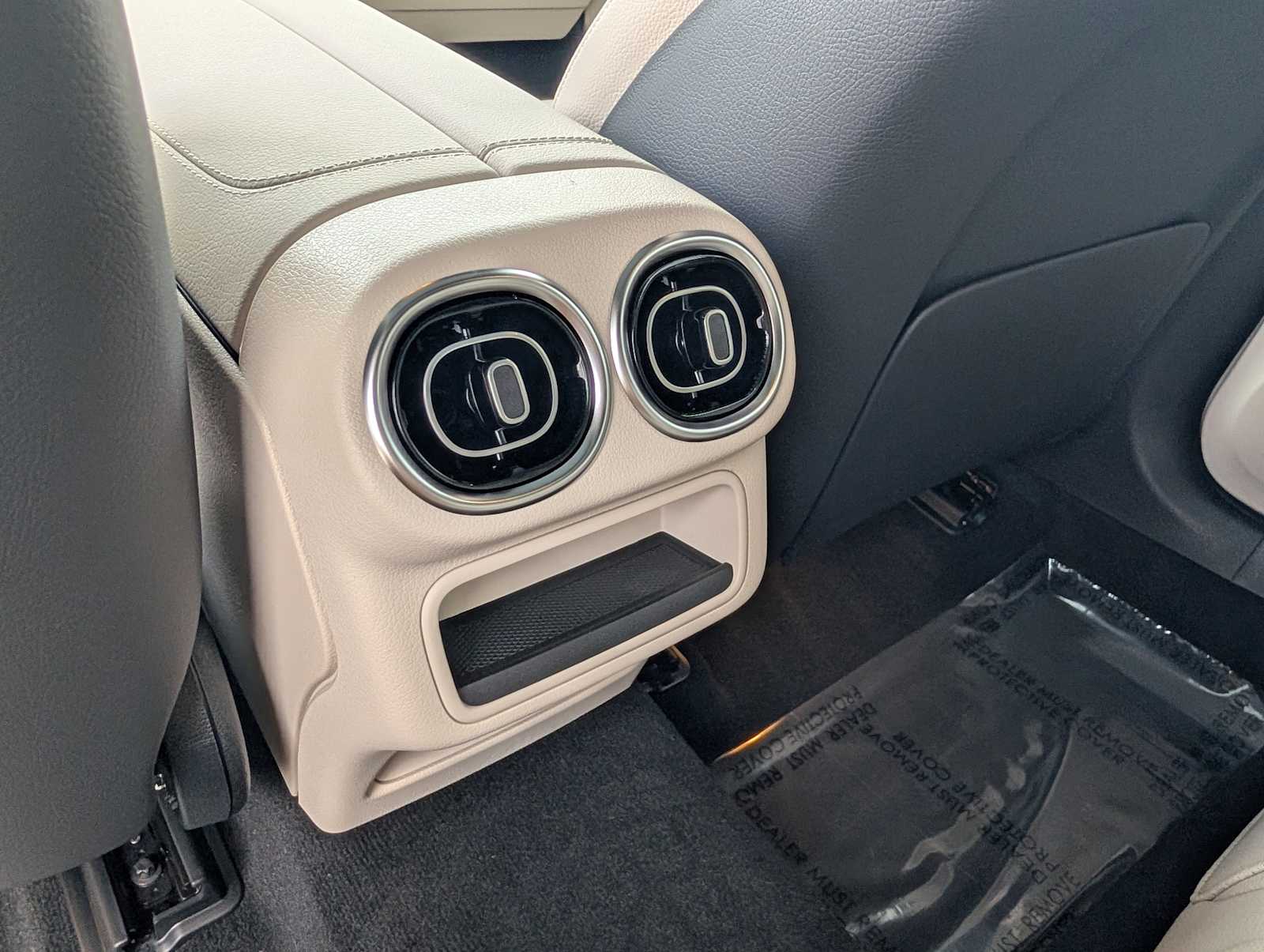 Thumbnail: 2026 Mercedes-Benz GLC - 25