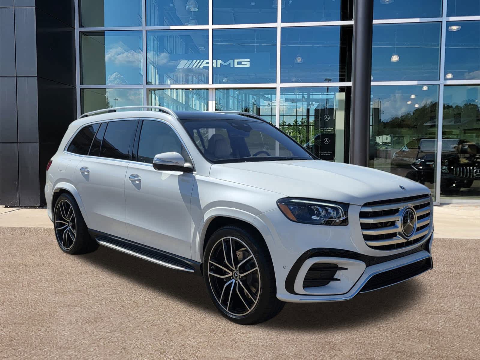 2026 Mercedes Benz GLS 580 4MATIC photo 3