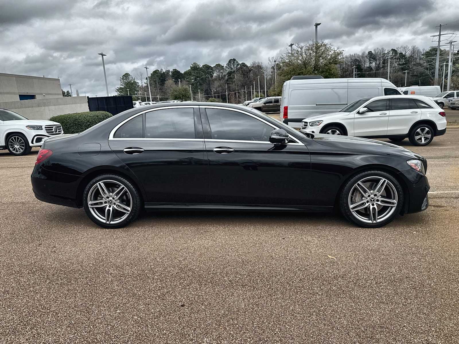 Thumbnail: 2019 Mercedes-Benz E-Class - 10