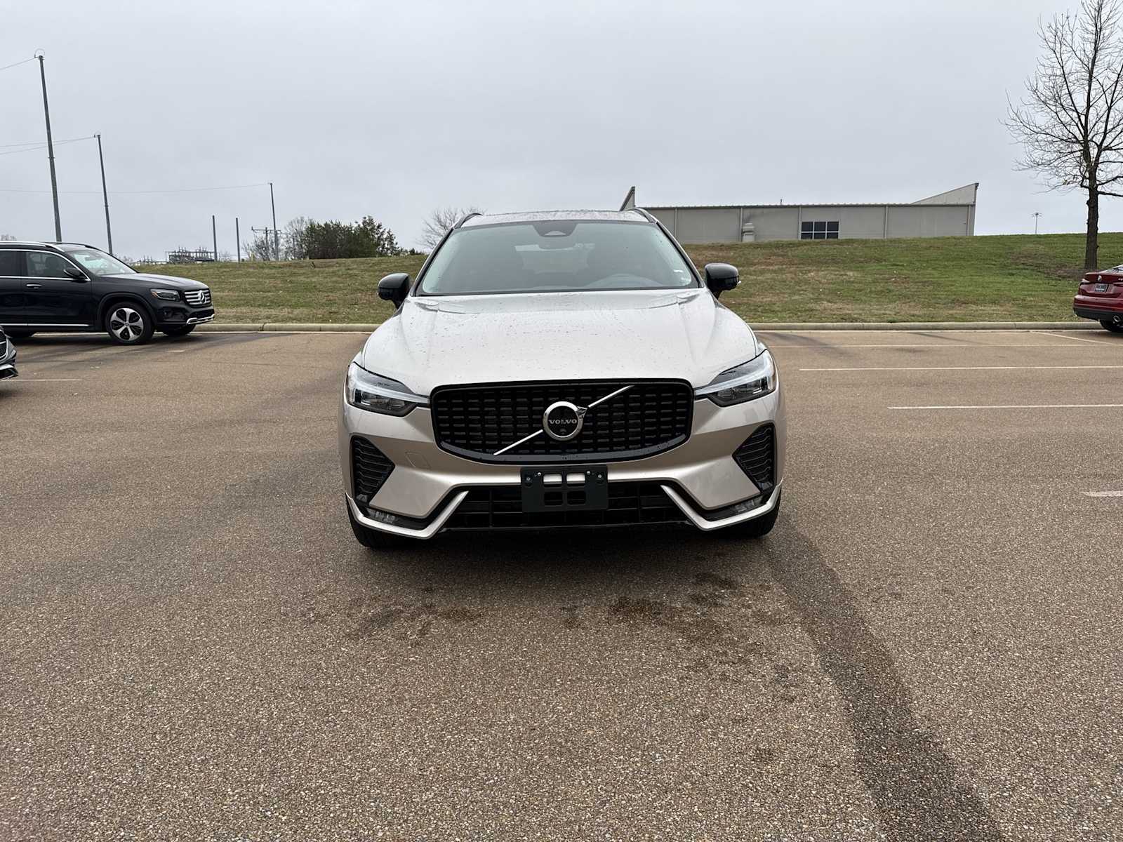 Thumbnail: 2025 Volvo XC60 - 9