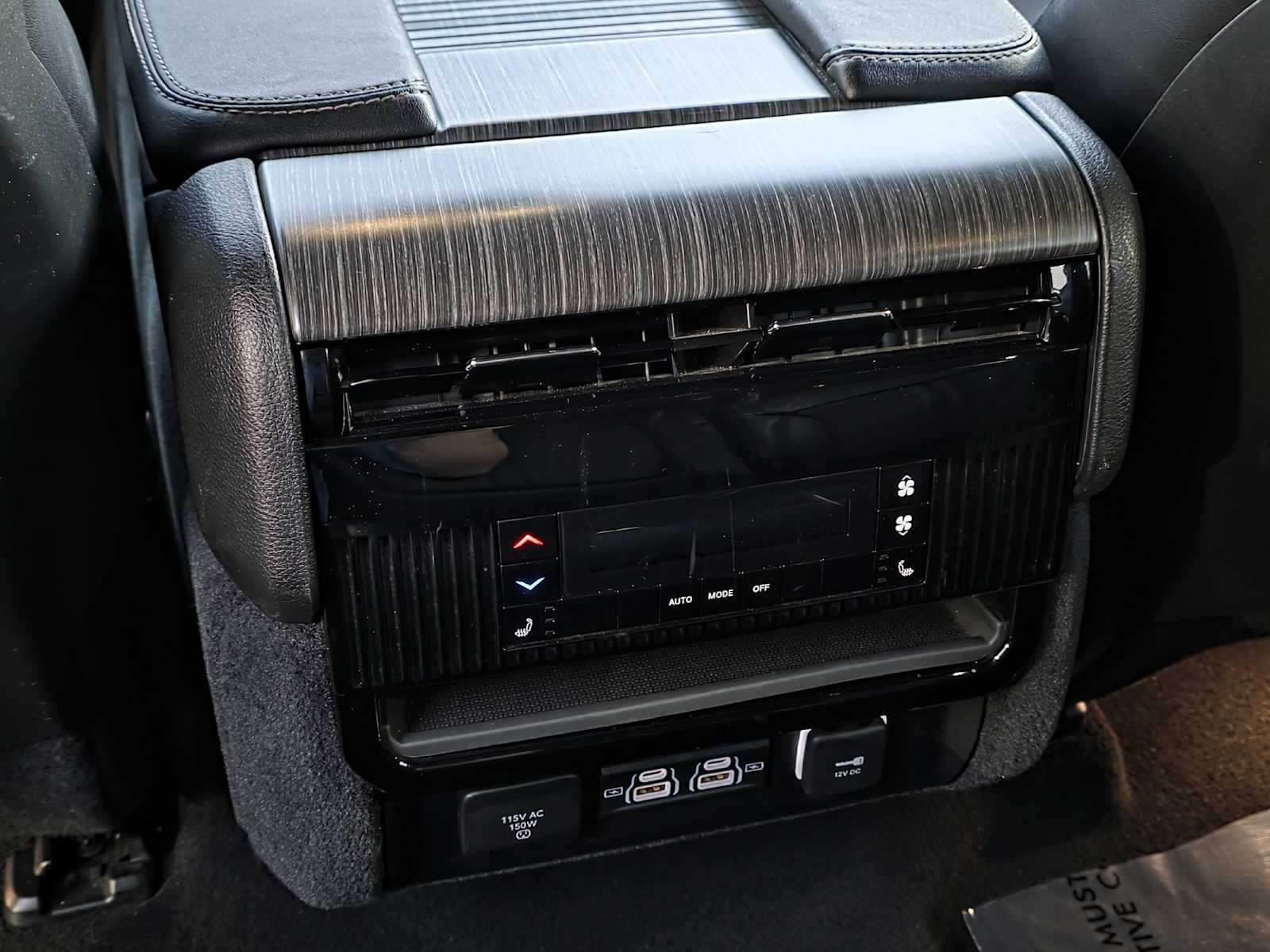 Thumbnail: 2024 Jeep Wagoneer - 24