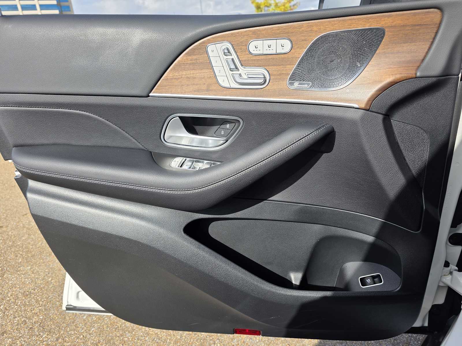 Thumbnail: 2025 Mercedes-Benz GLE - 15