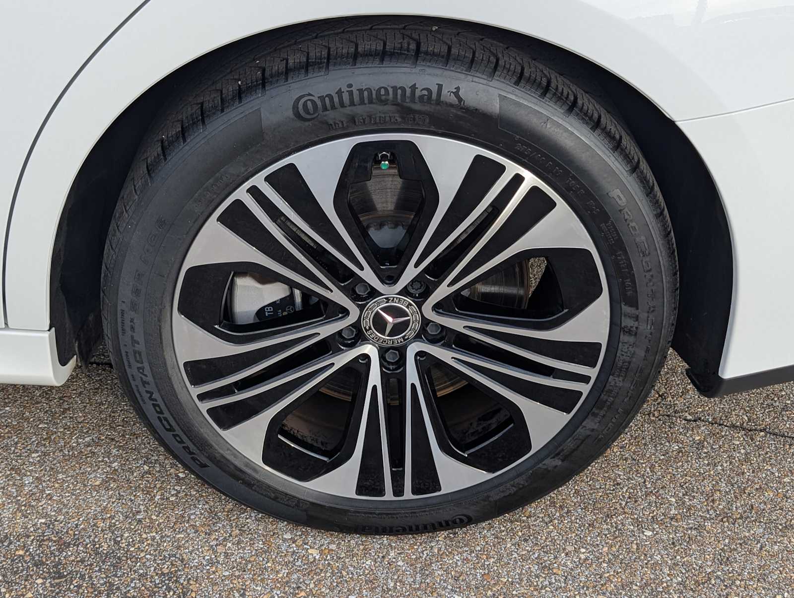 Thumbnail: 2025 Mercedes-Benz E-Class - 27