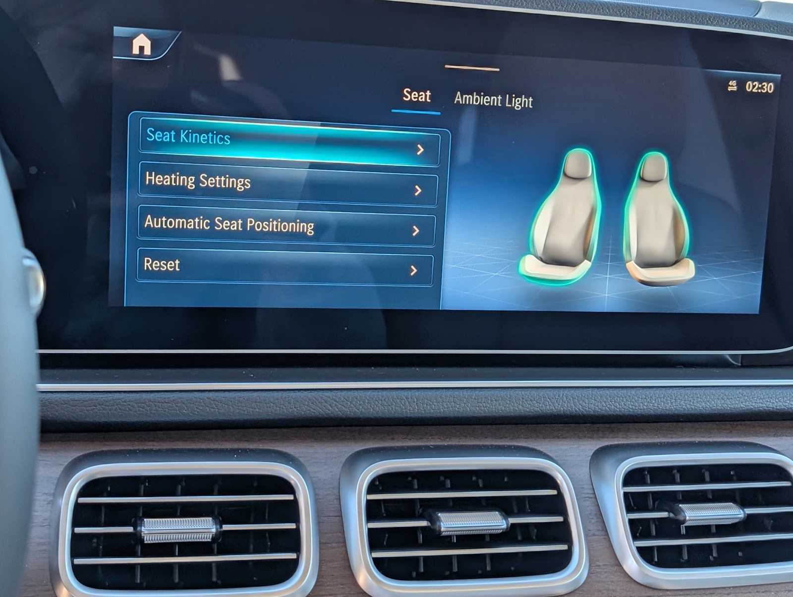 Thumbnail: 2026 Mercedes-Benz GLE - 13