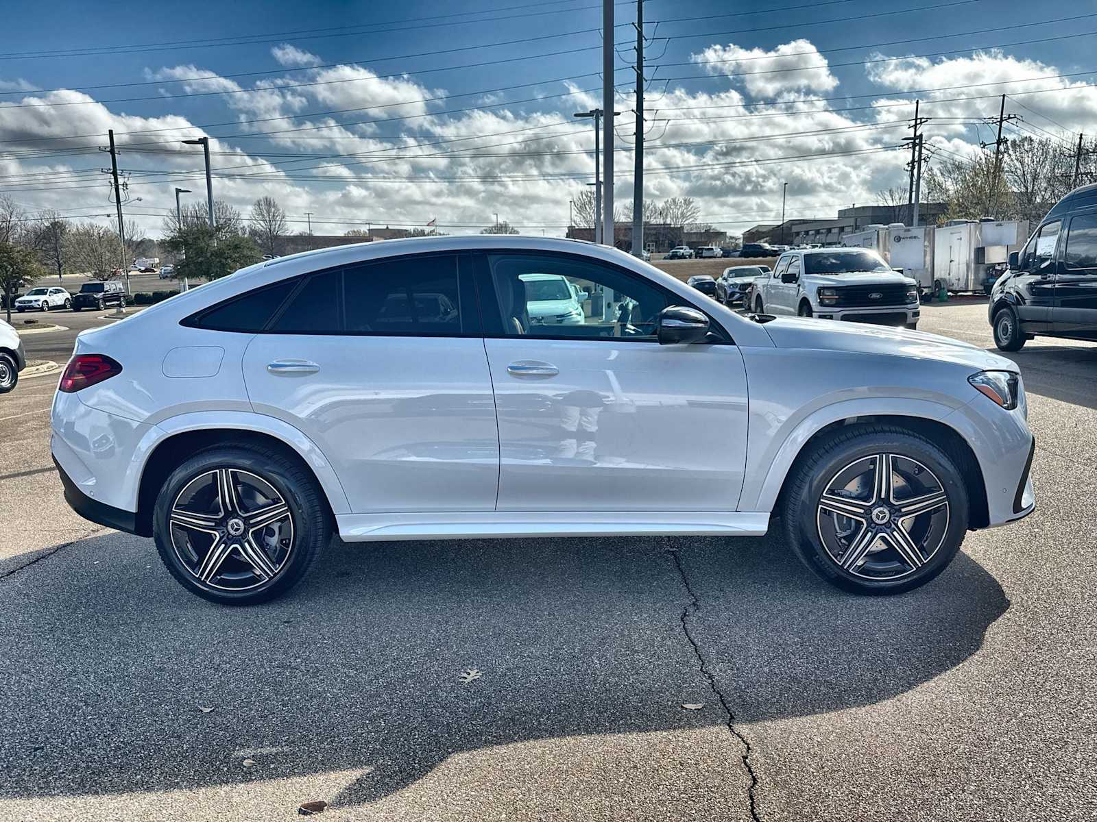 Thumbnail: 2026 Mercedes-Benz GLE - 10