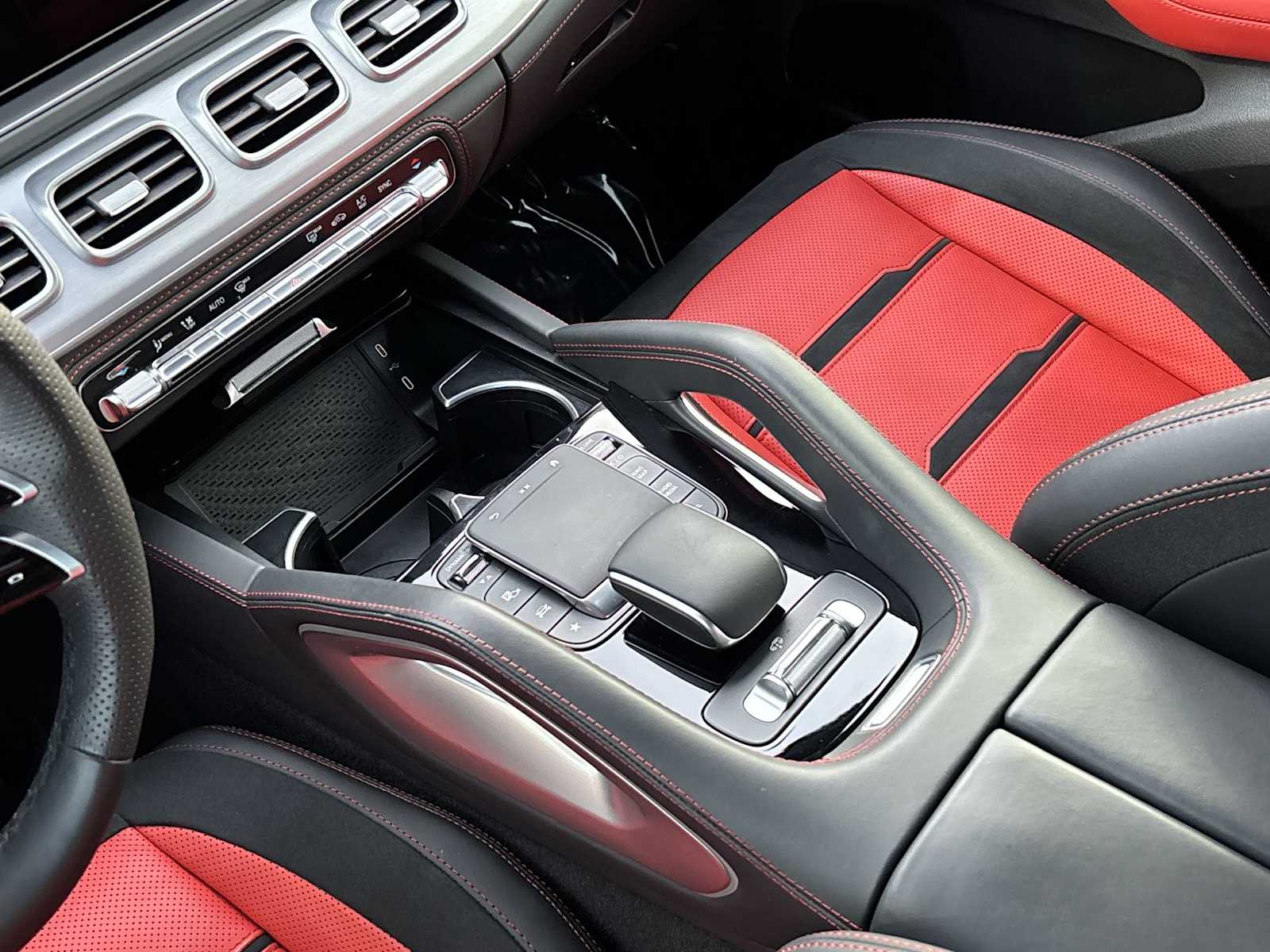 Thumbnail: 2024 Mercedes-Benz GLE - 24