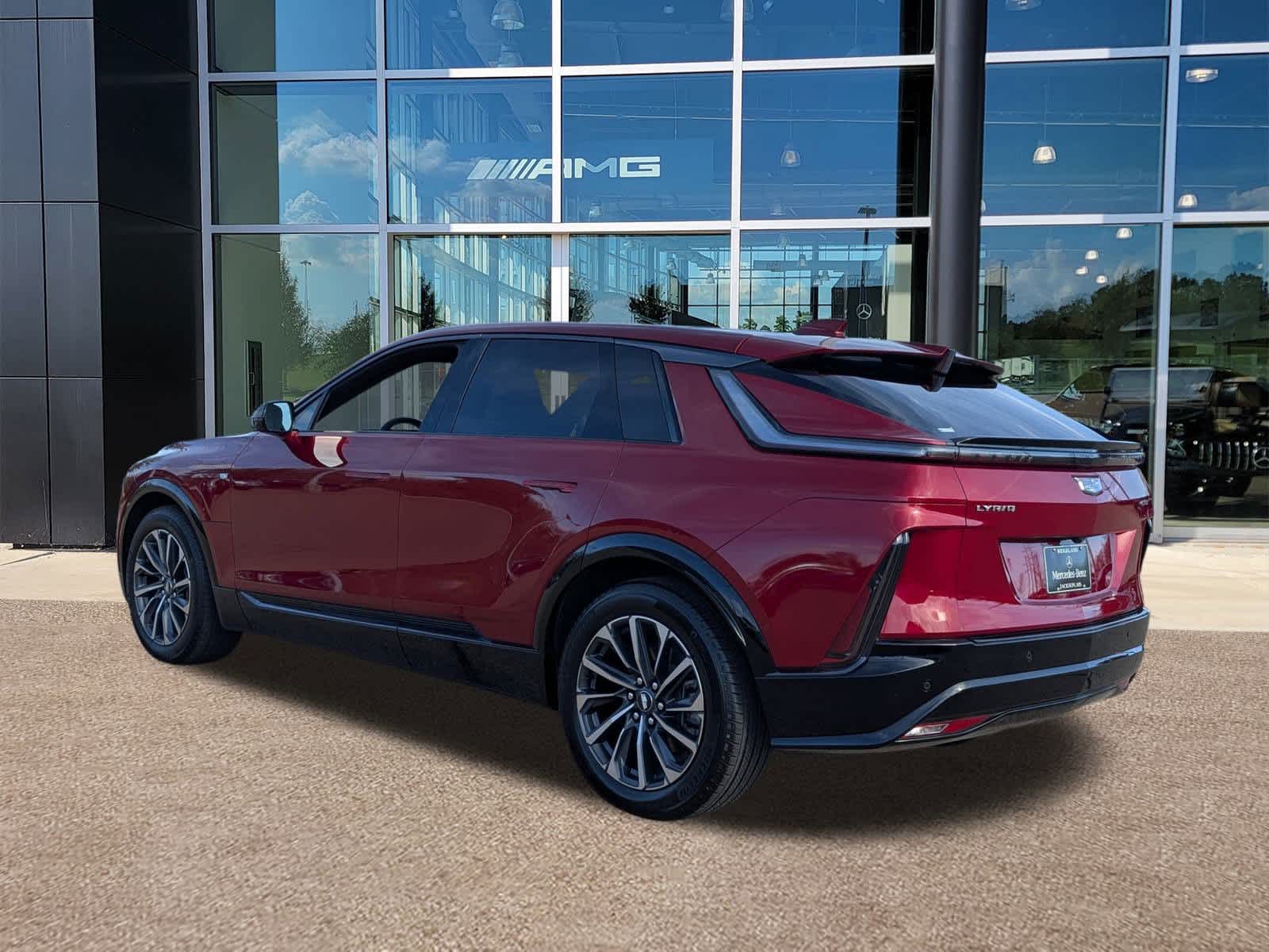 Thumbnail: 2024 Cadillac Lyriq - 7