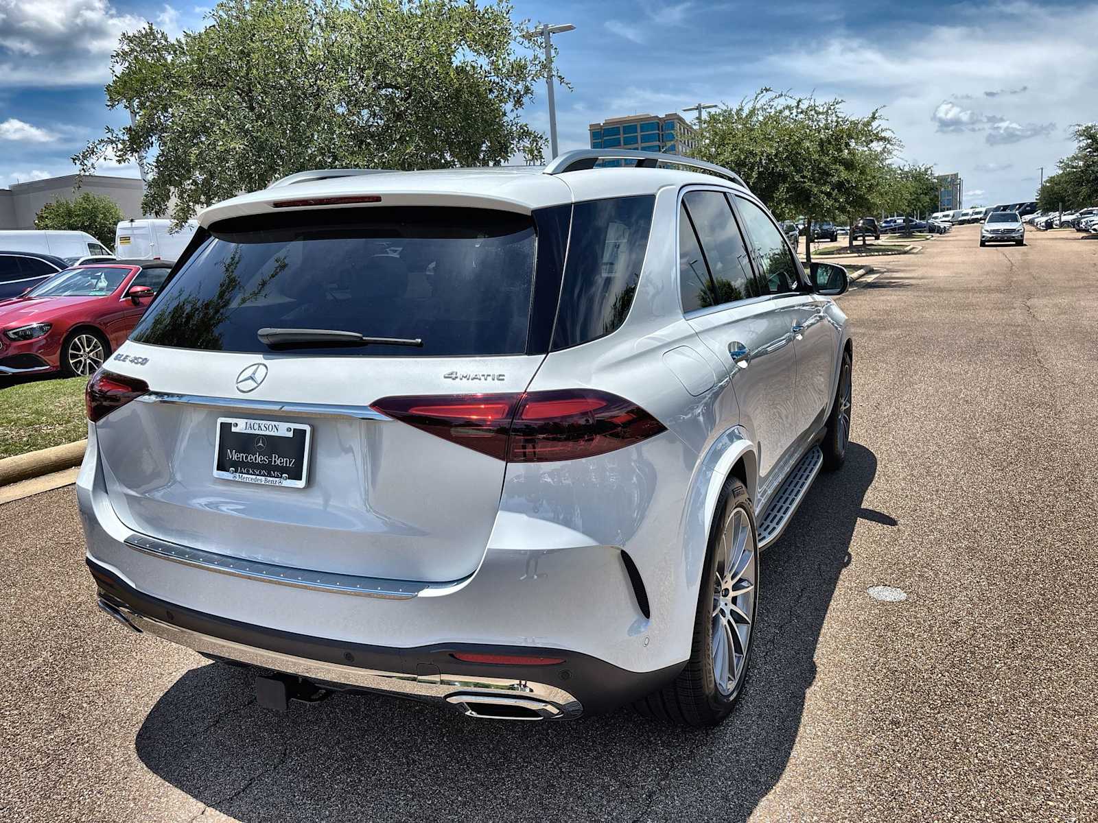 Thumbnail: 2026 Mercedes-Benz GLE - 8