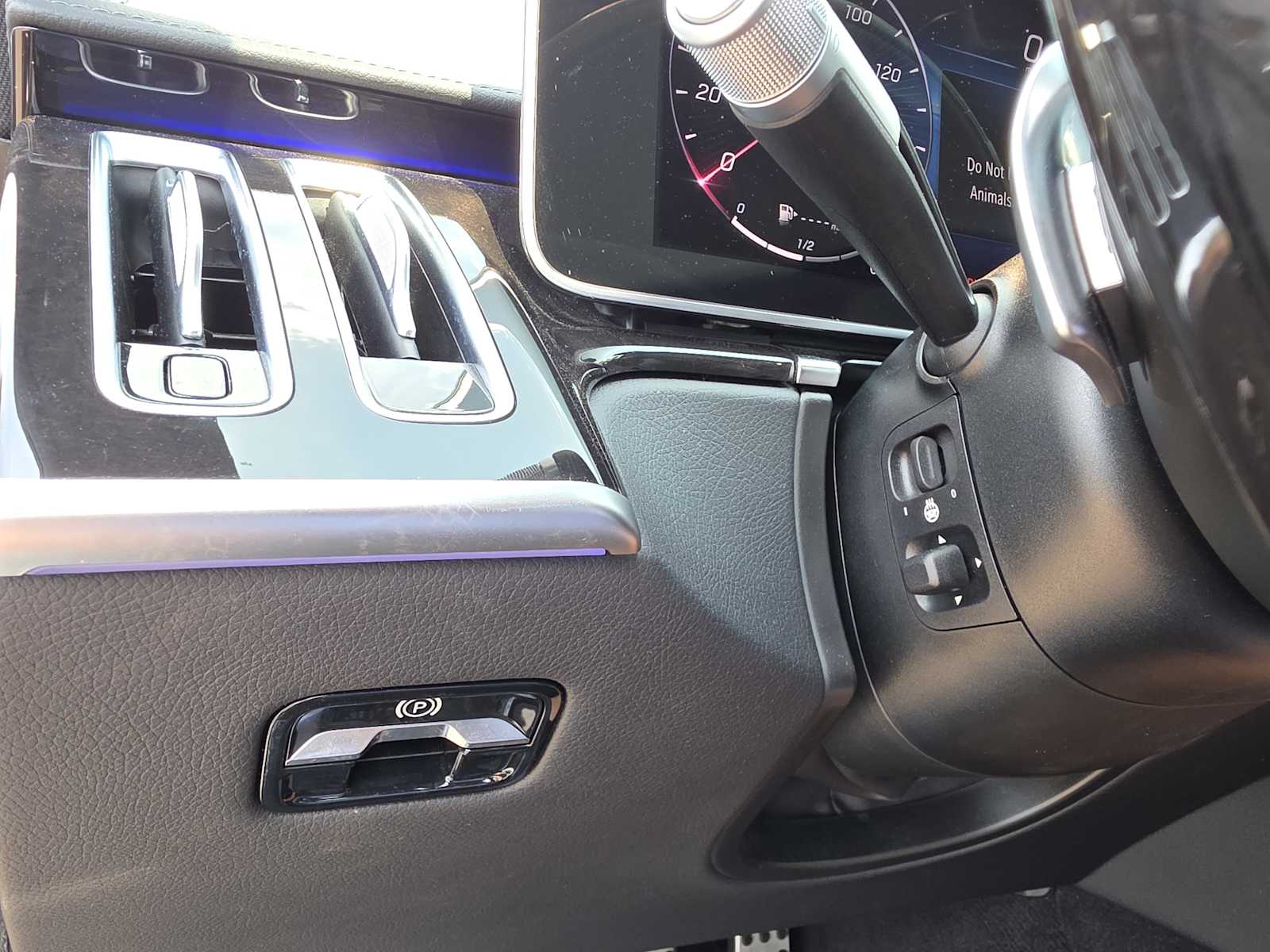 Thumbnail: 2025 Mercedes-Benz S-Class - 20