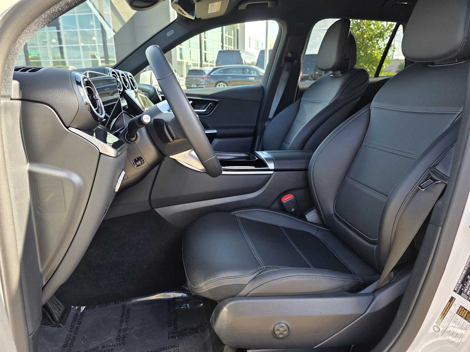 Thumbnail: 2025 Mercedes-Benz GLC - 12