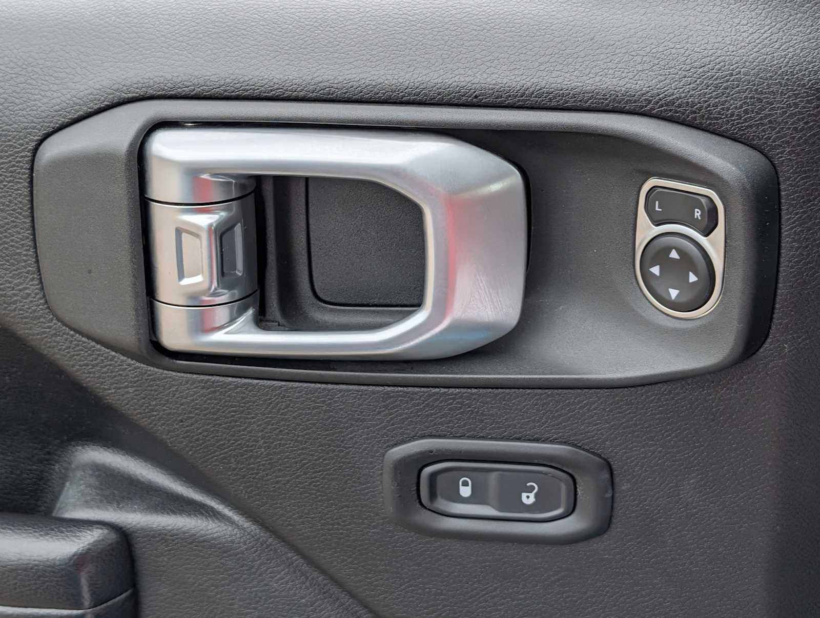 Thumbnail: 2020 Jeep Wrangler - 26