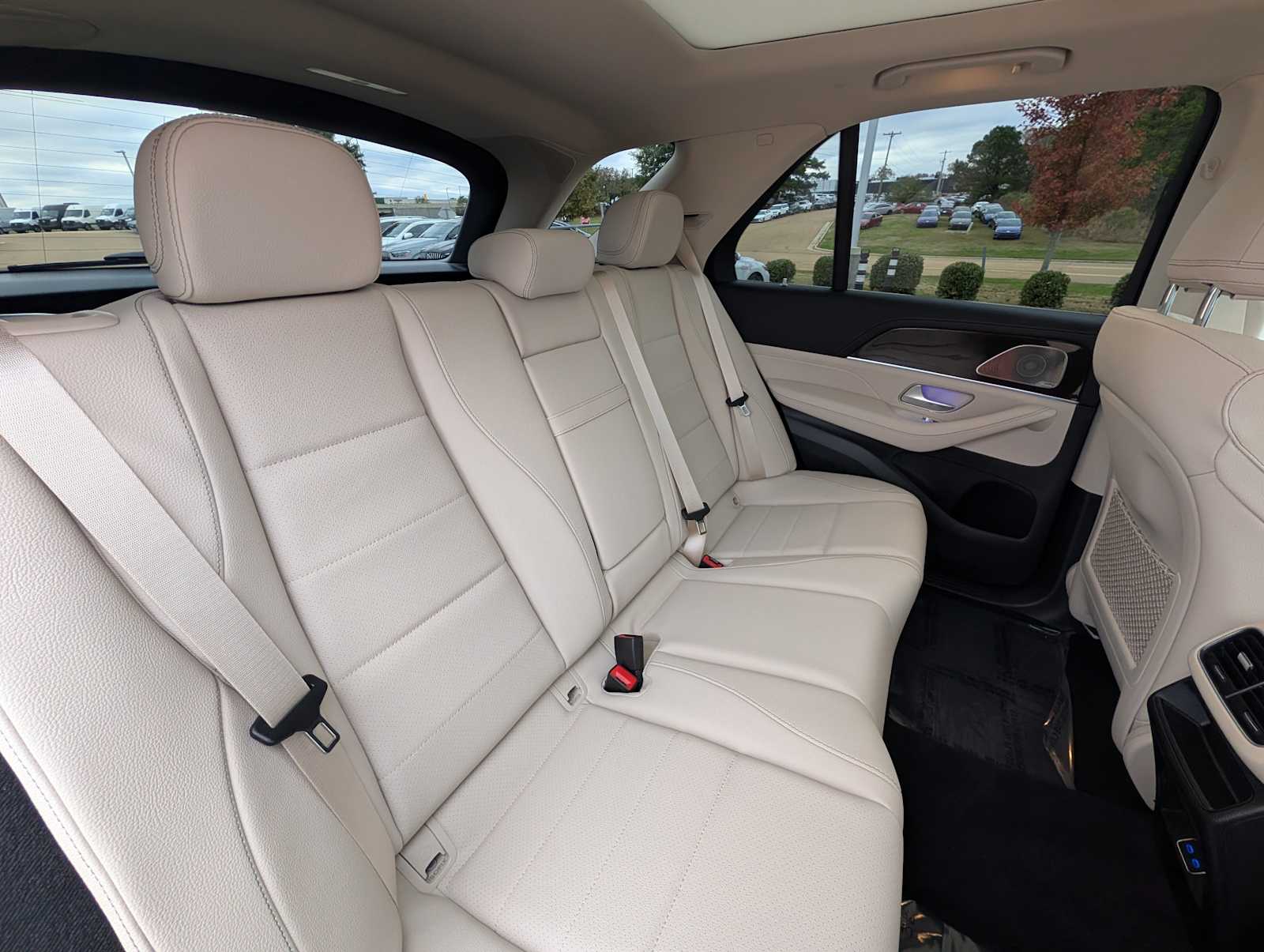 Thumbnail: 2026 Mercedes-Benz GLE - 22