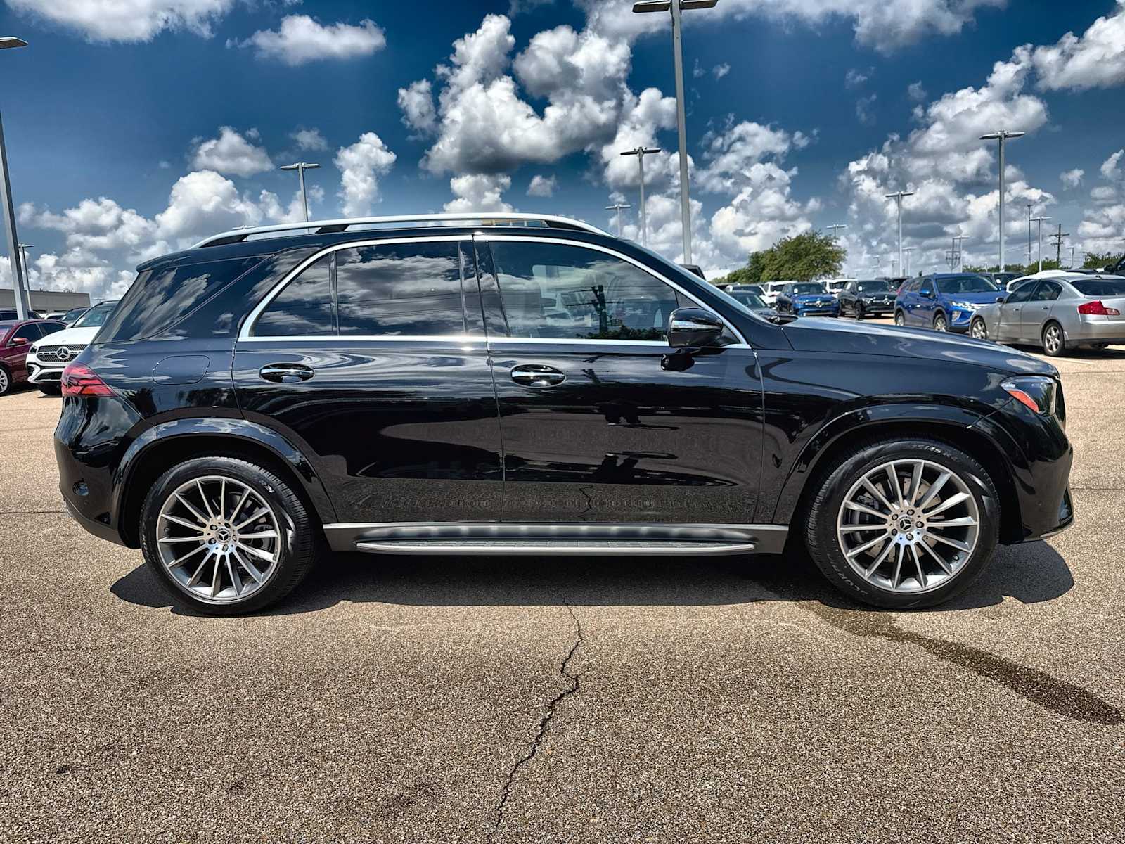Thumbnail: 2026 Mercedes-Benz GLE - 10