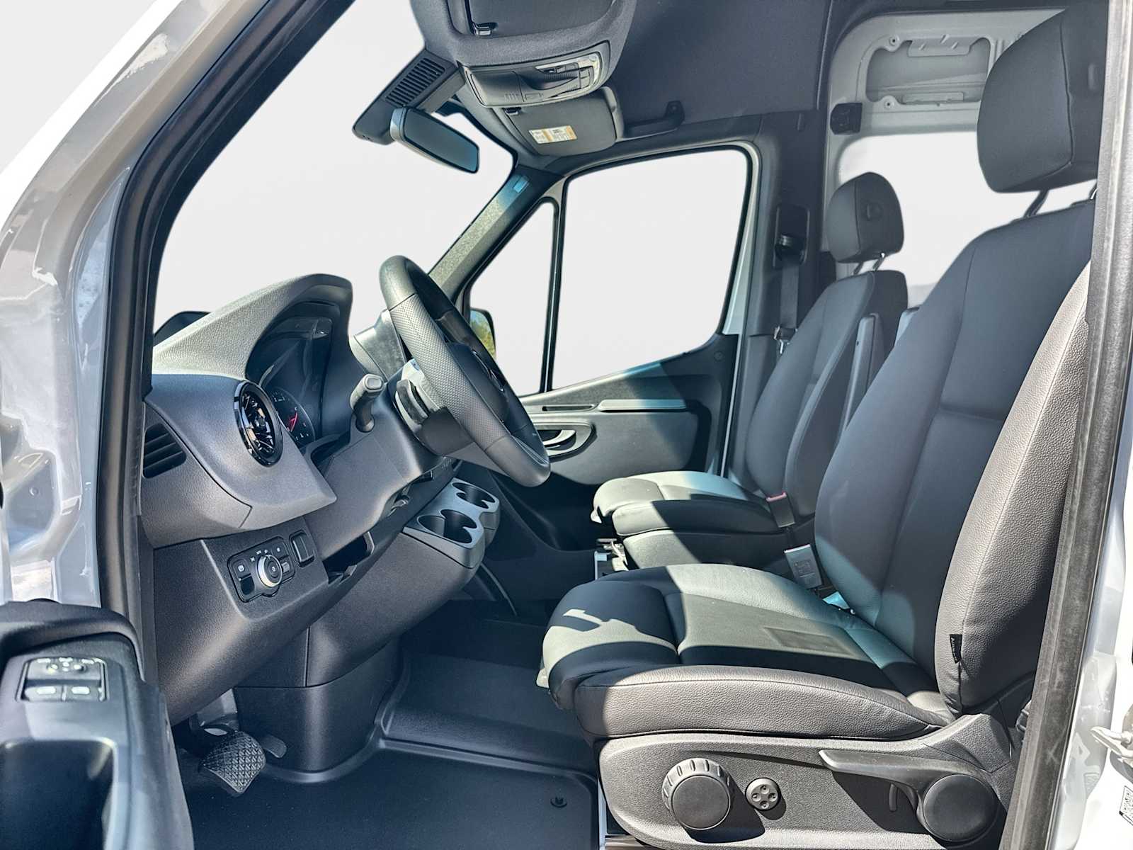 Thumbnail: 2026 Mercedes-Benz Sprinter - 2