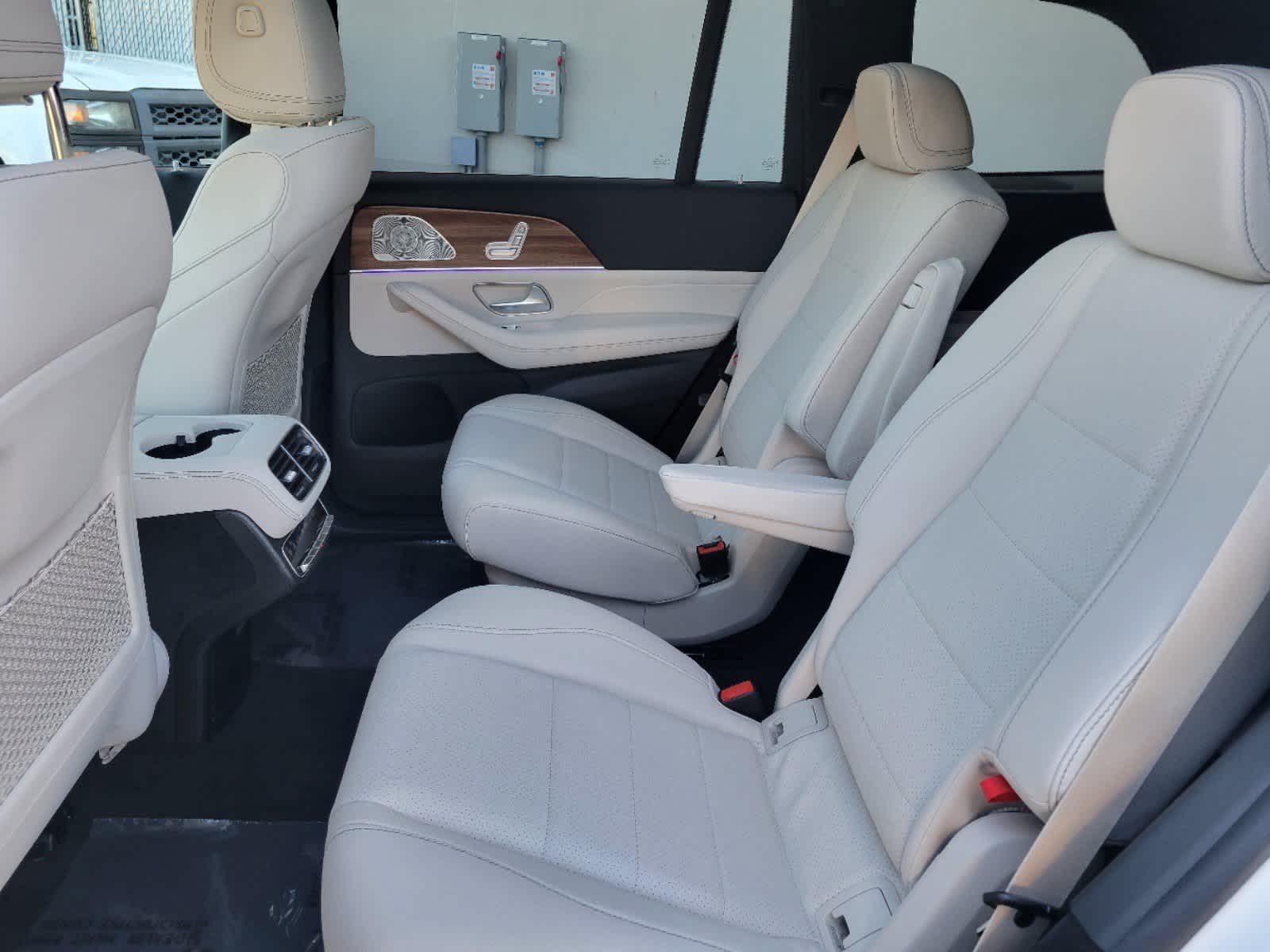 Thumbnail: 2025 Mercedes-Benz GLS - 11