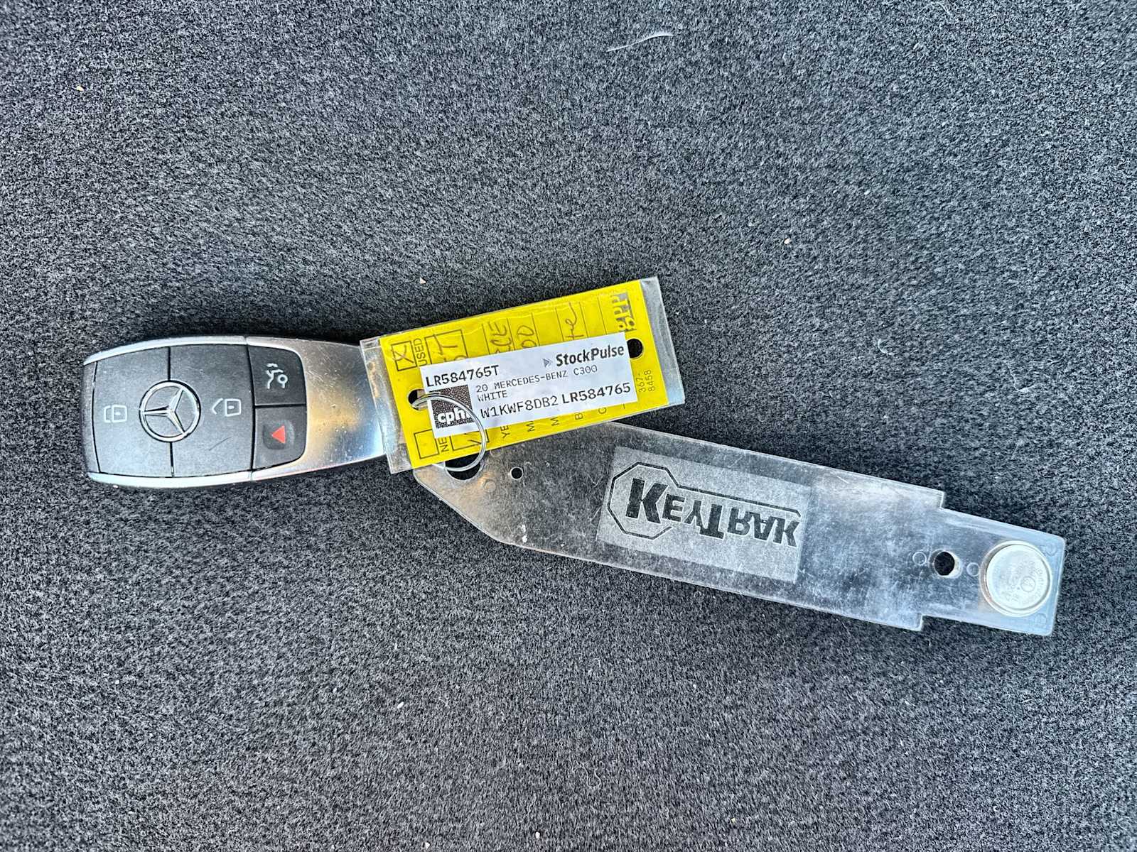 Thumbnail: 2020 Mercedes-Benz C-Class - 26