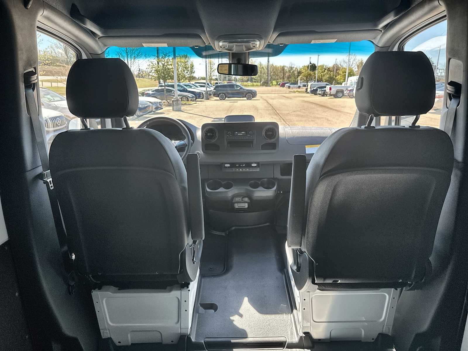 Thumbnail: 2026 Mercedes-Benz Sprinter - 17