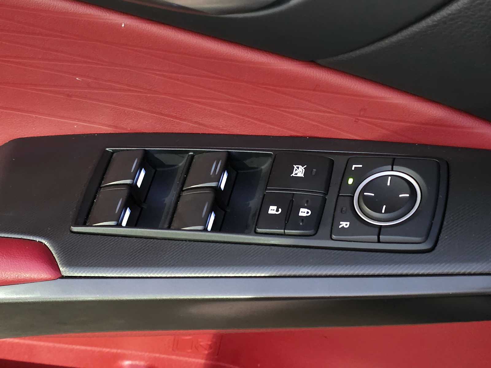 Thumbnail: 2021 Lexus IS - 25