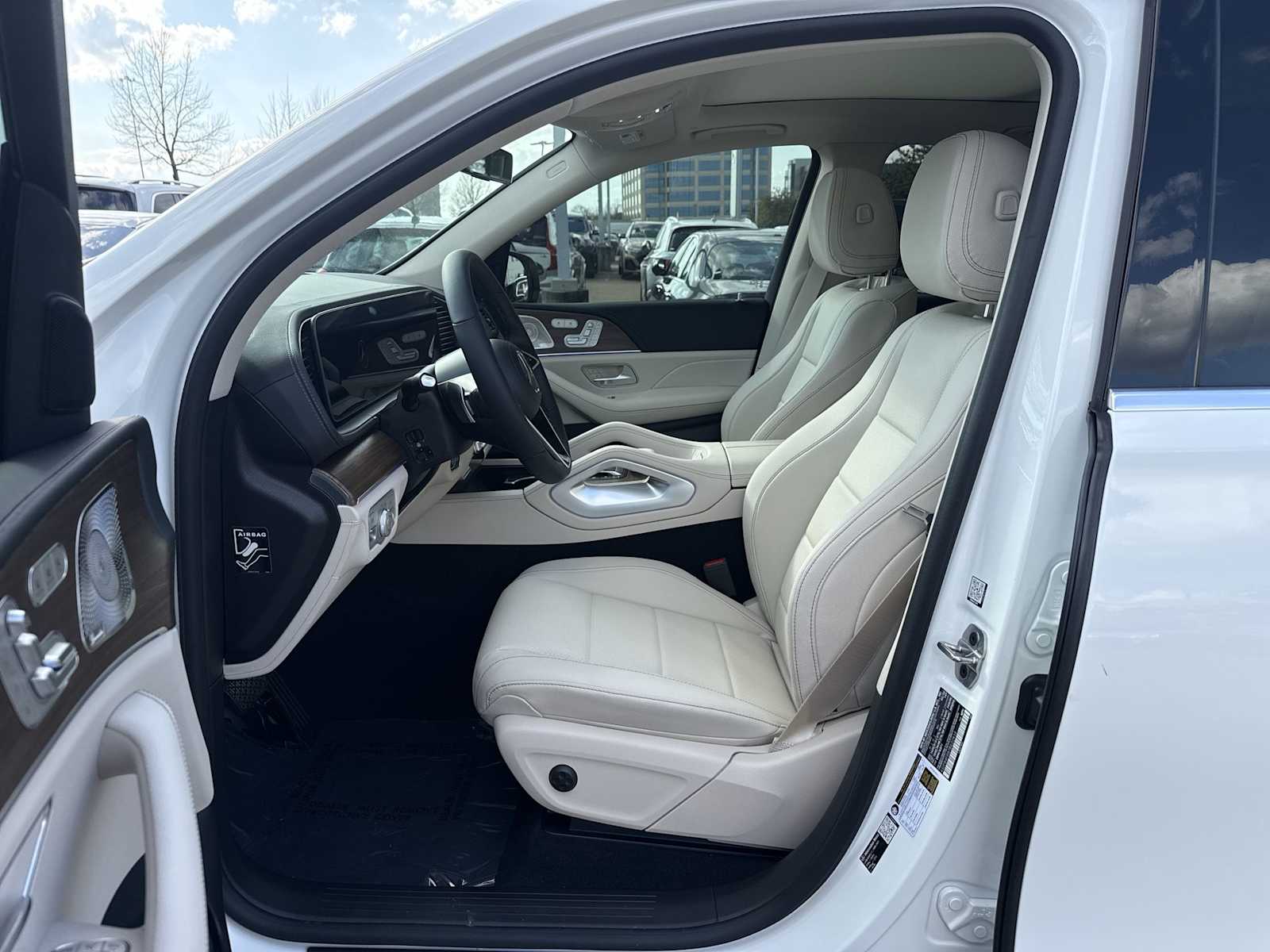 Thumbnail: 2026 Mercedes-Benz GLE - 2