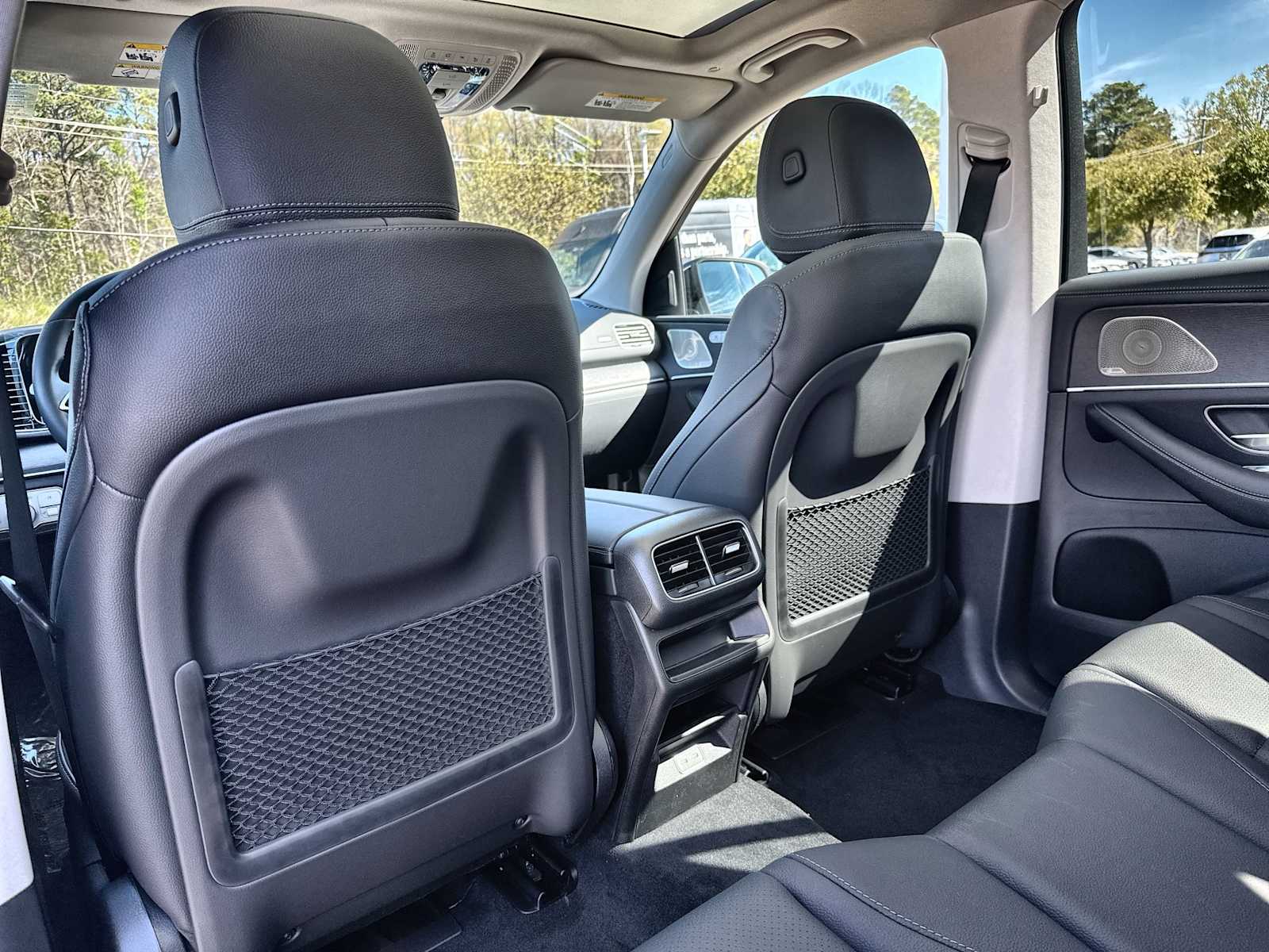 Thumbnail: 2026 Mercedes-Benz GLE - 18