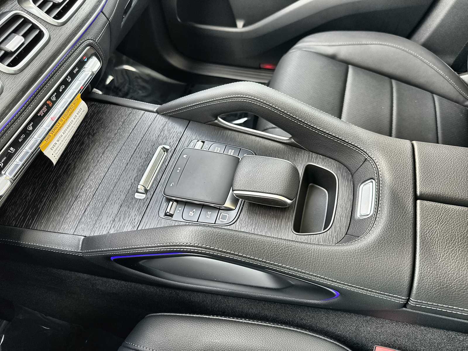 Thumbnail: 2026 Mercedes-Benz GLE - 22