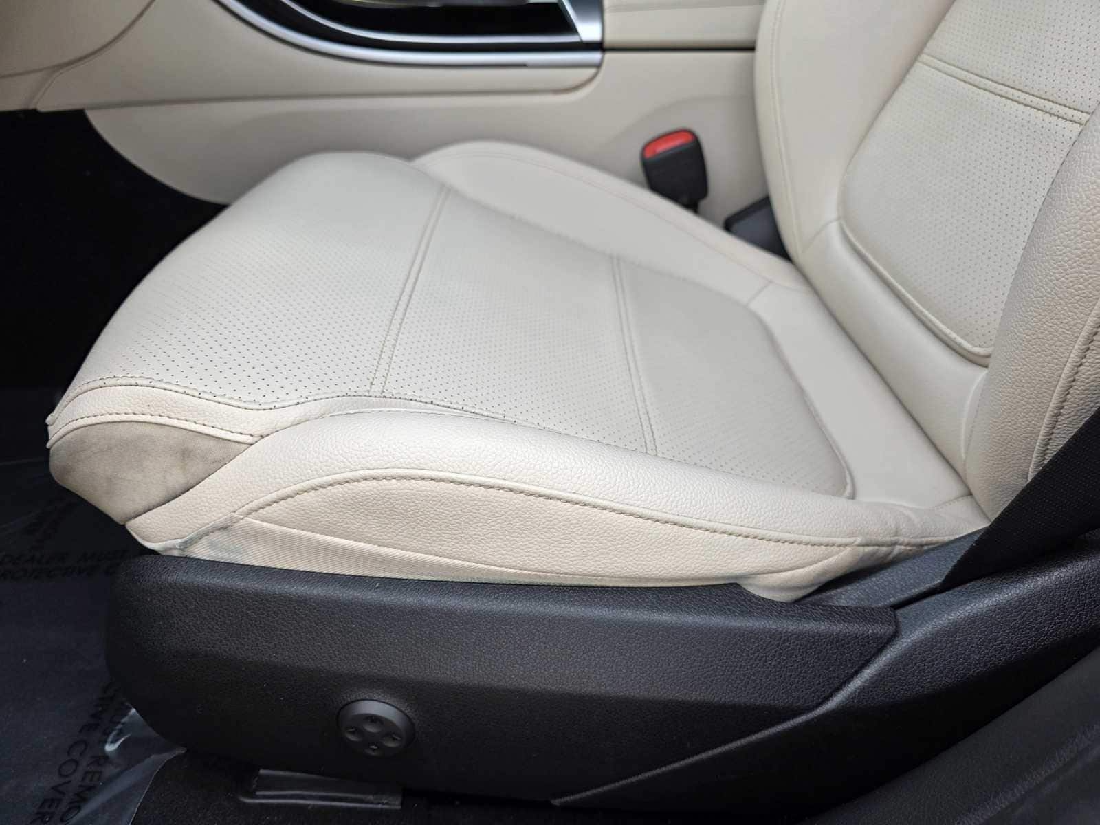 Thumbnail: 2023 Mercedes-Benz C-Class - 14