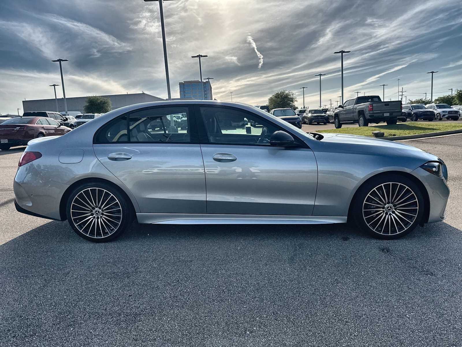 Thumbnail: 2023 Mercedes-Benz C-Class - 10