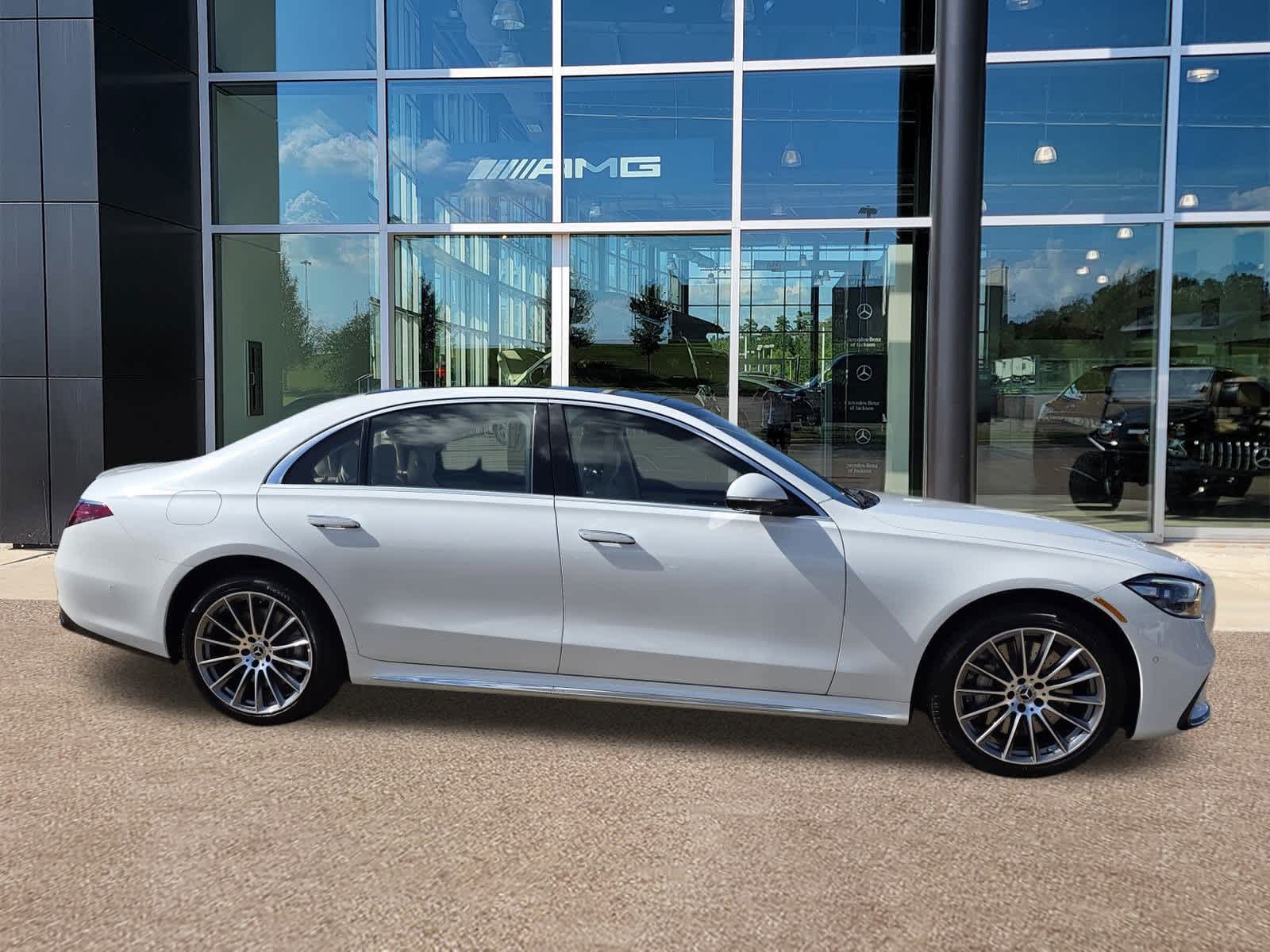 2026 Mercedes Benz S 500 4MATIC photo 4