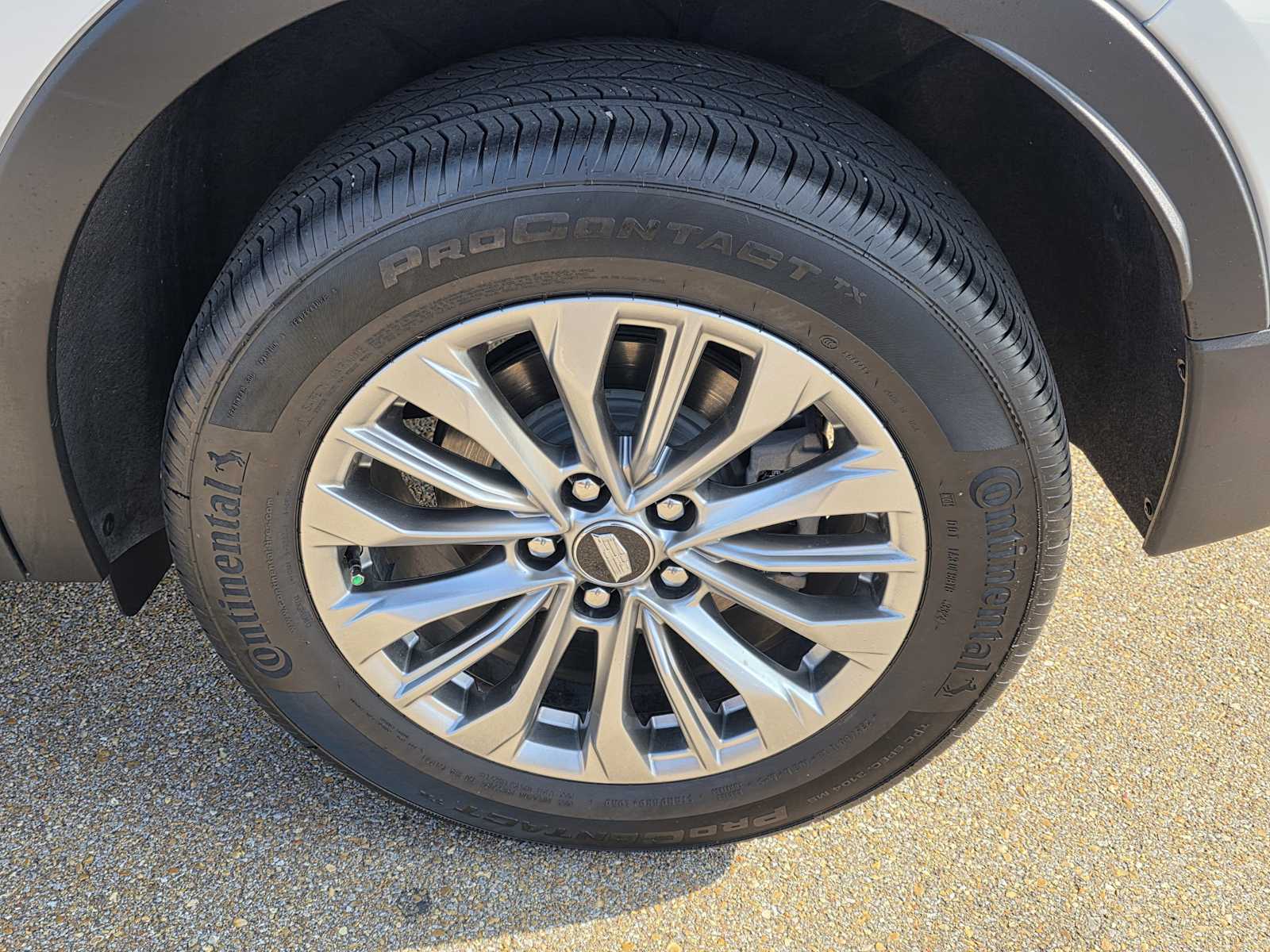 Thumbnail: 2025 Cadillac XT4 - 26