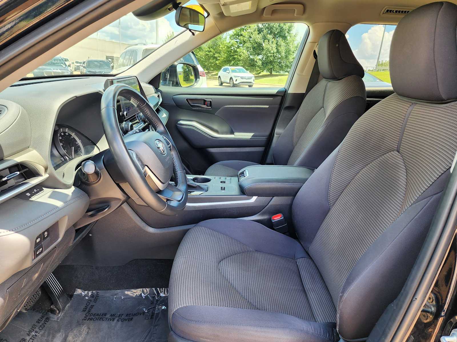 Thumbnail: 2023 Toyota Highlander - 7