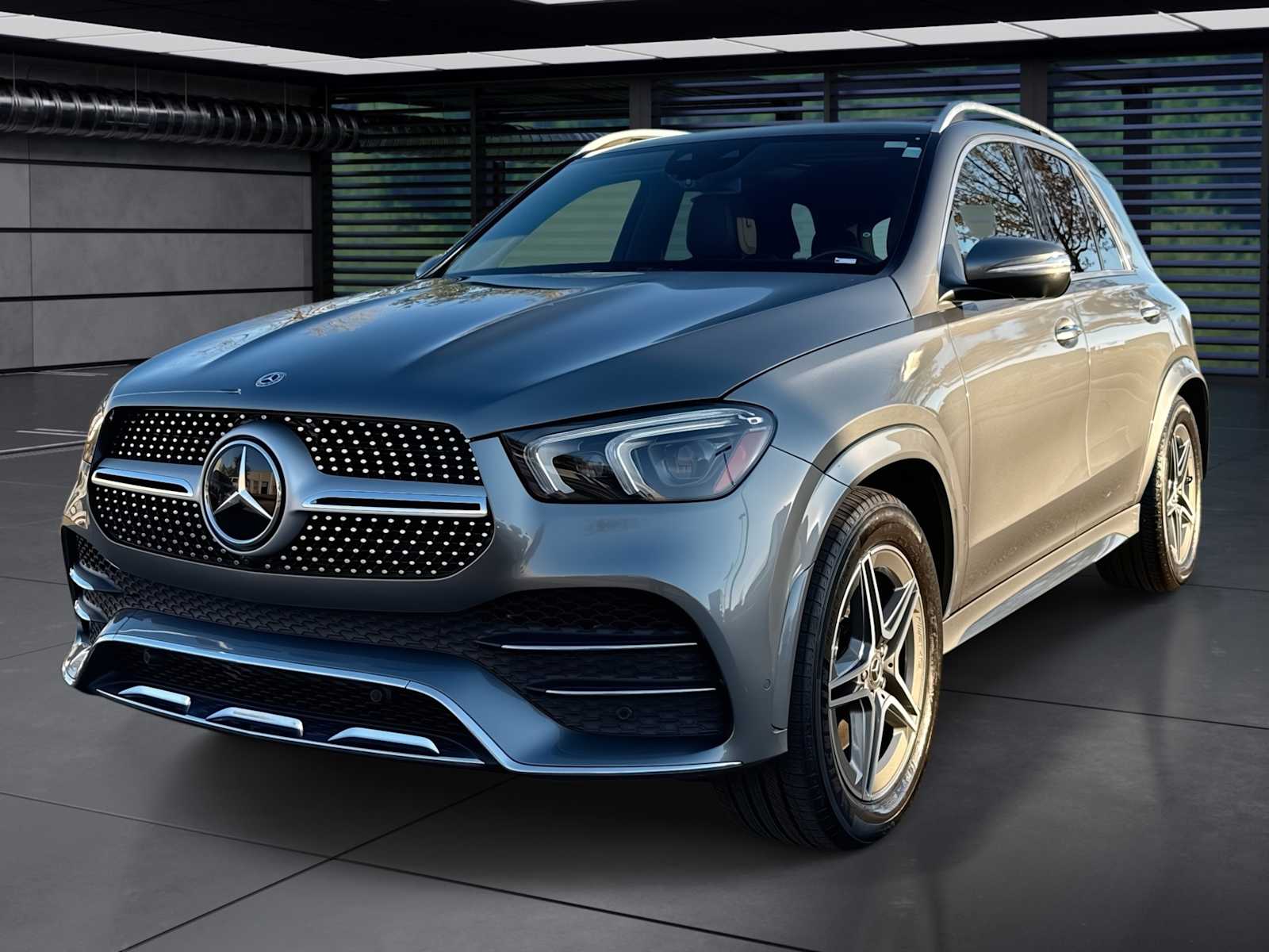 Thumbnail: 2020 Mercedes-Benz GLE - 1