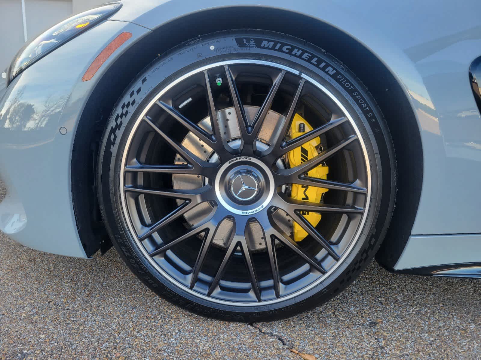 Thumbnail: 2025 Mercedes-Benz AMG GT - 26