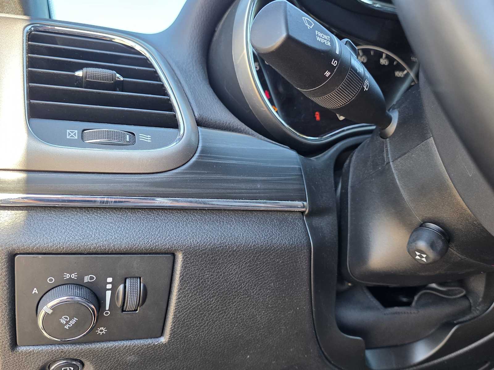 Thumbnail: 2020 Jeep Grand Cherokee - 21