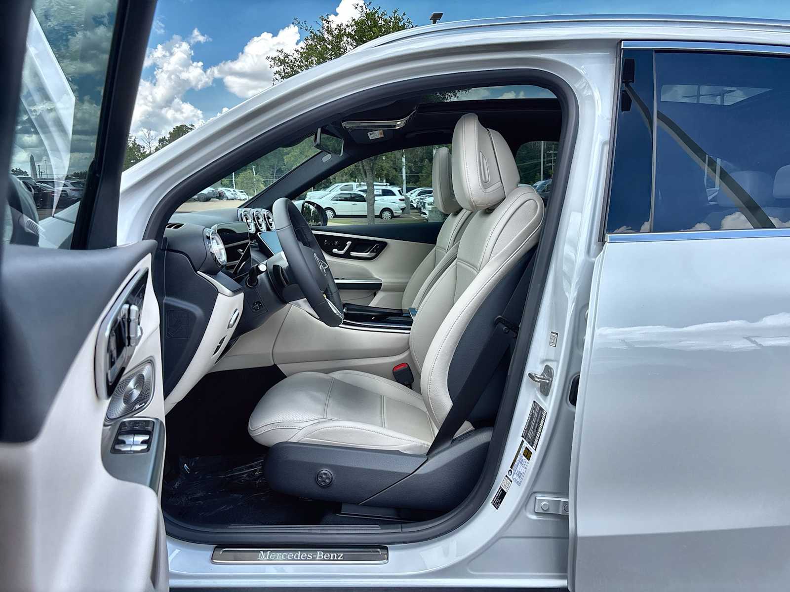 Thumbnail: 2026 Mercedes-Benz GLC - 2