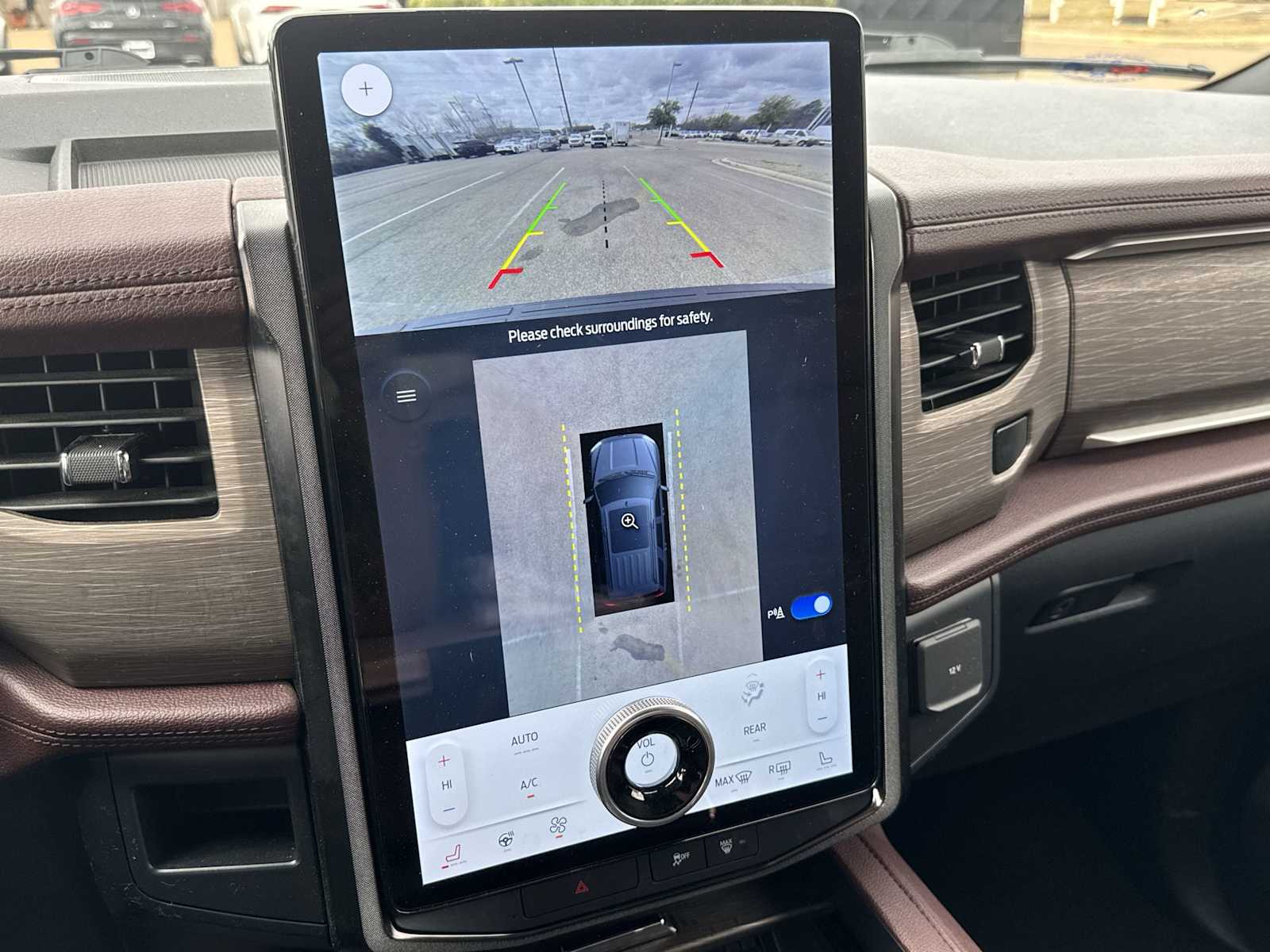 Thumbnail: 2022 Ford Expedition MAX - 23