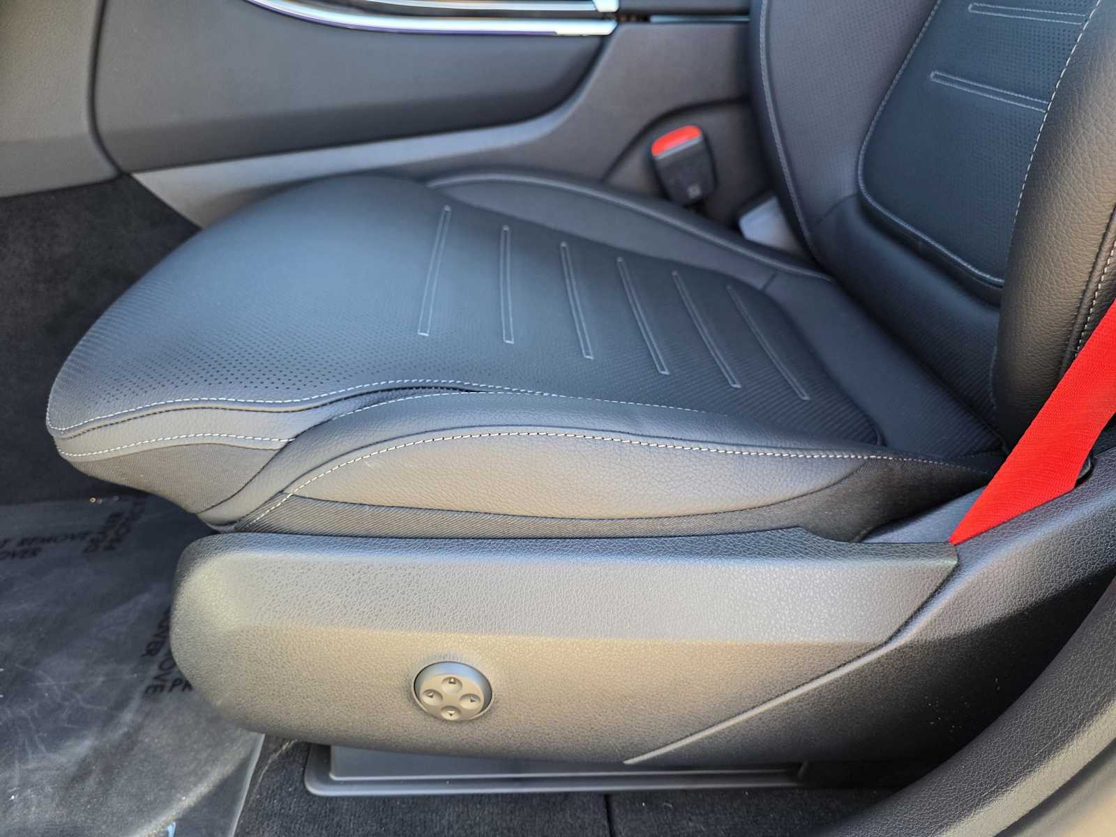 Thumbnail: 2026 Mercedes-Benz GLC - 12