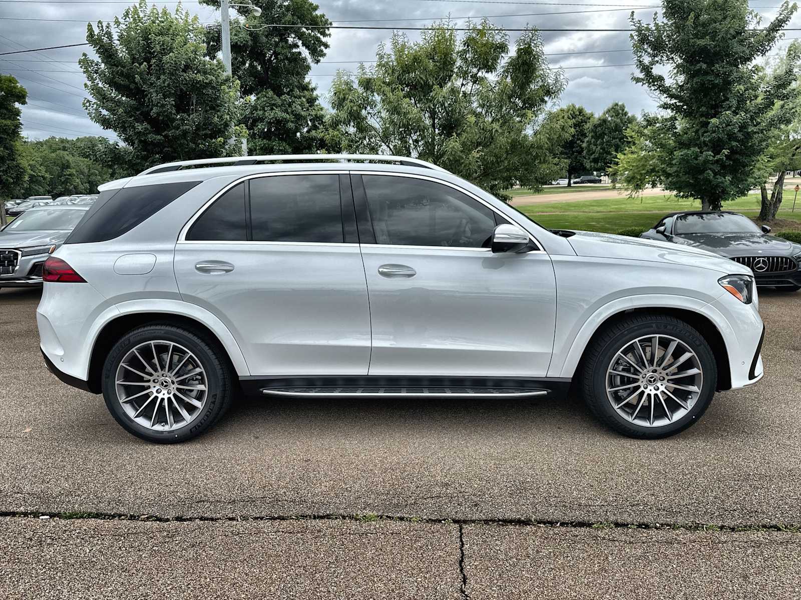 Thumbnail: 2026 Mercedes-Benz GLE - 10