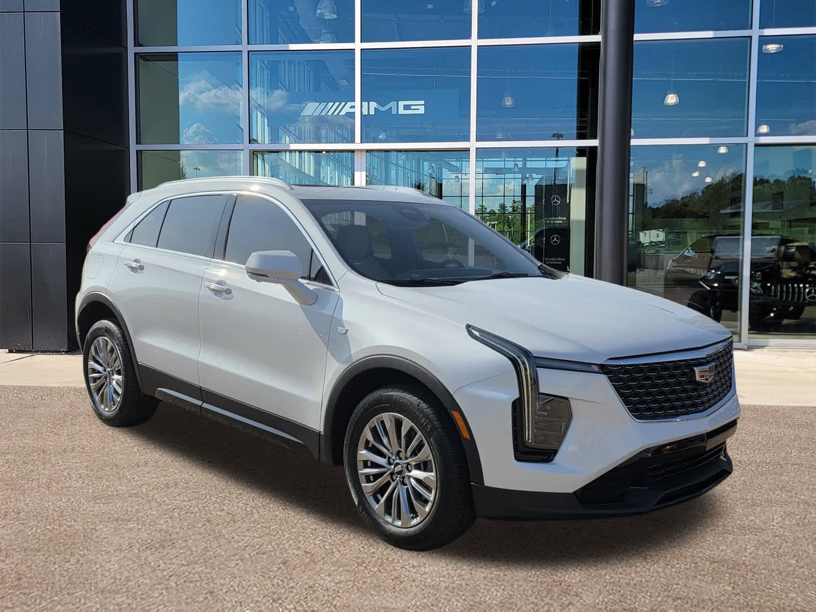 Thumbnail: 2025 Cadillac XT4 - 3