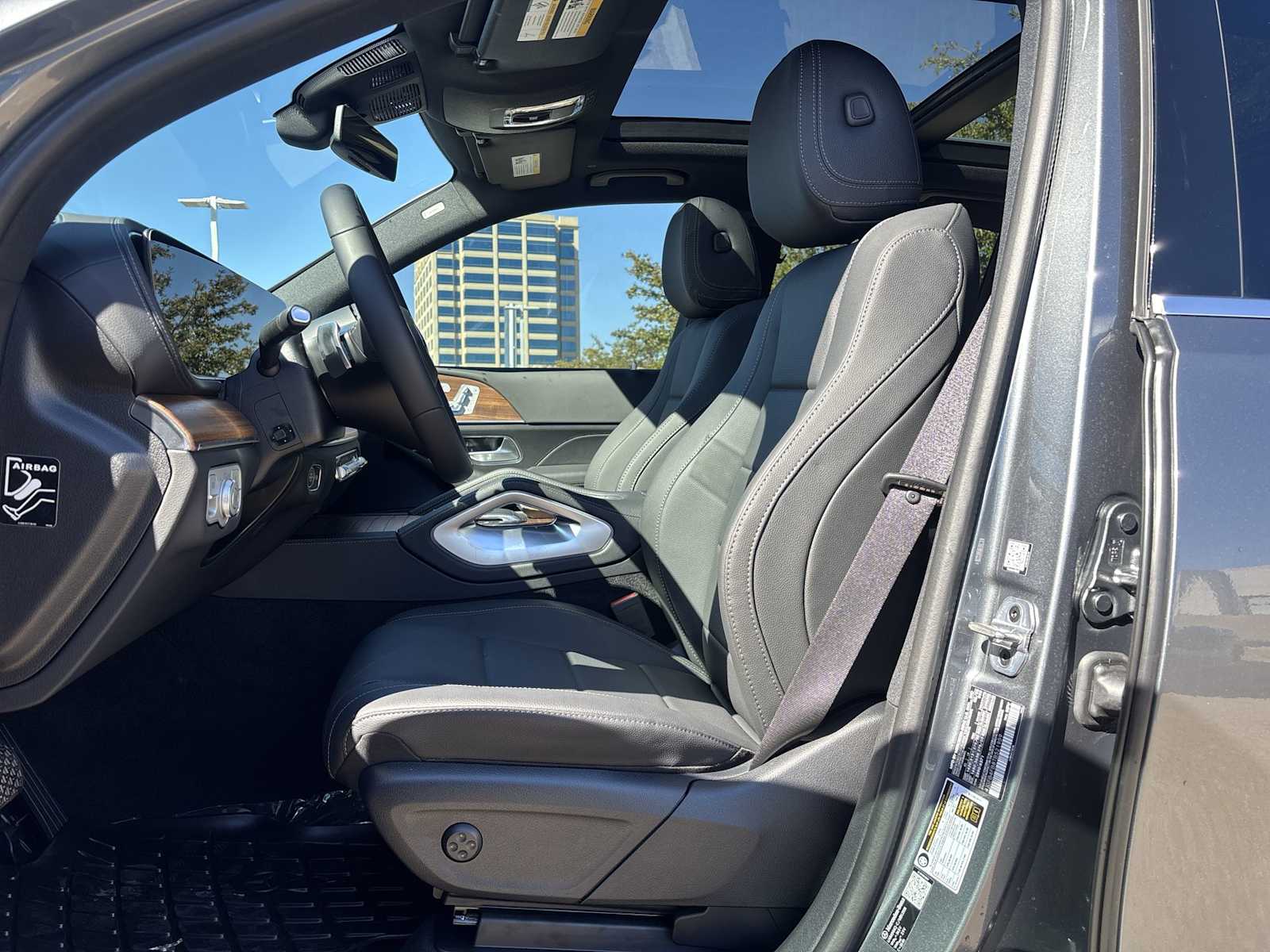 Thumbnail: 2026 Mercedes-Benz GLE - 15