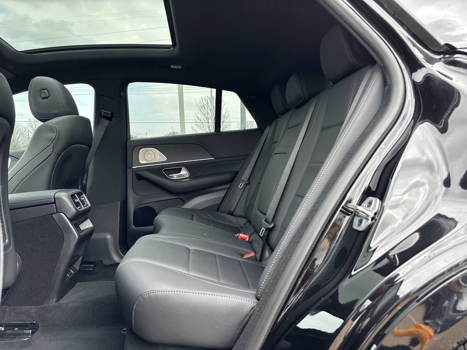 Thumbnail: 2026 Mercedes-Benz GLE - 18