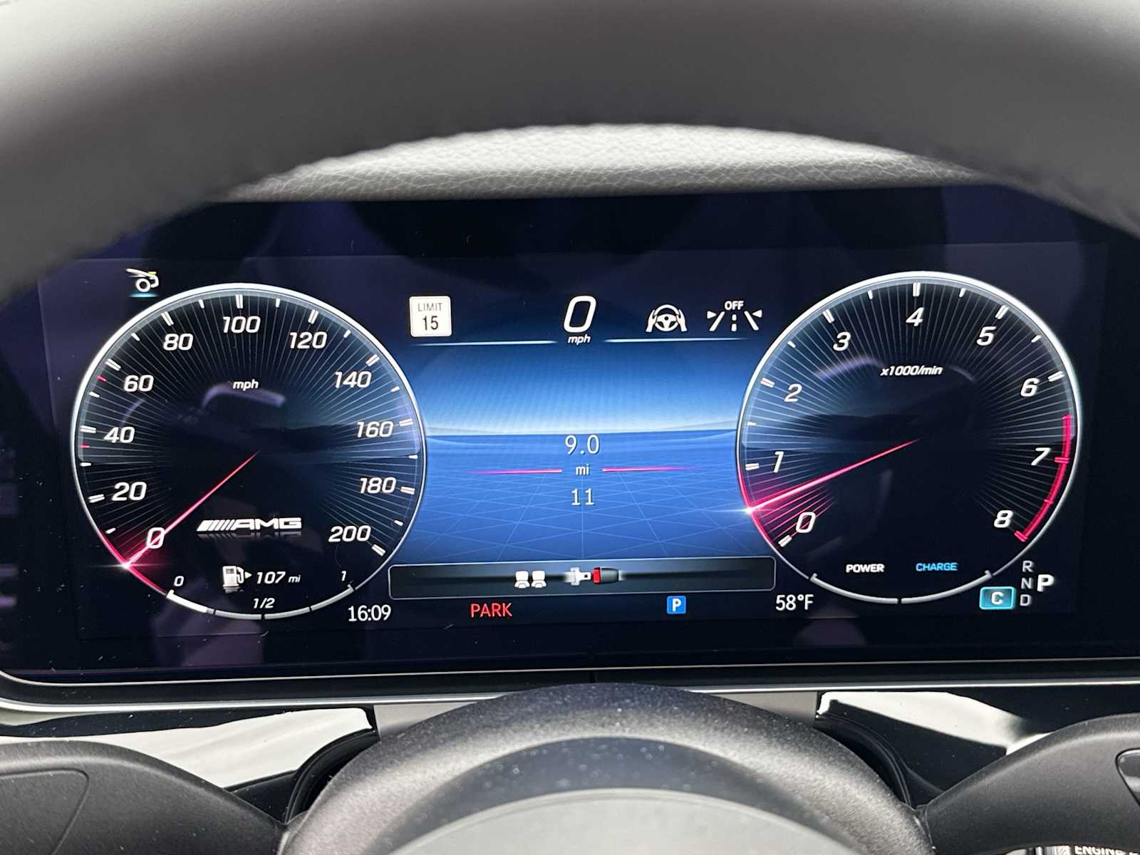 Thumbnail: 2026 Mercedes-Benz AMG GT - 25