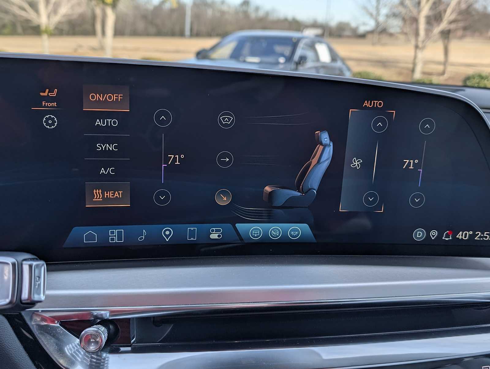 Thumbnail: 2024 Cadillac Lyriq - 21