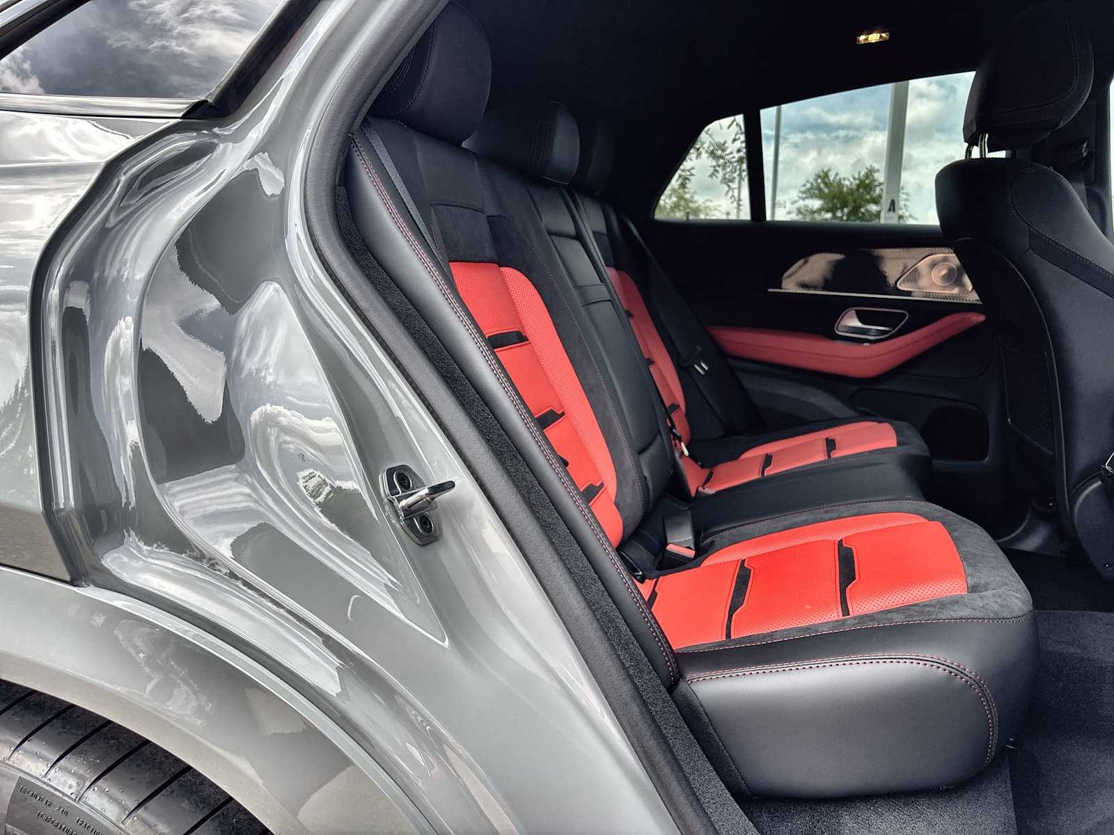 Thumbnail: 2026 Mercedes-Benz GLE - 19