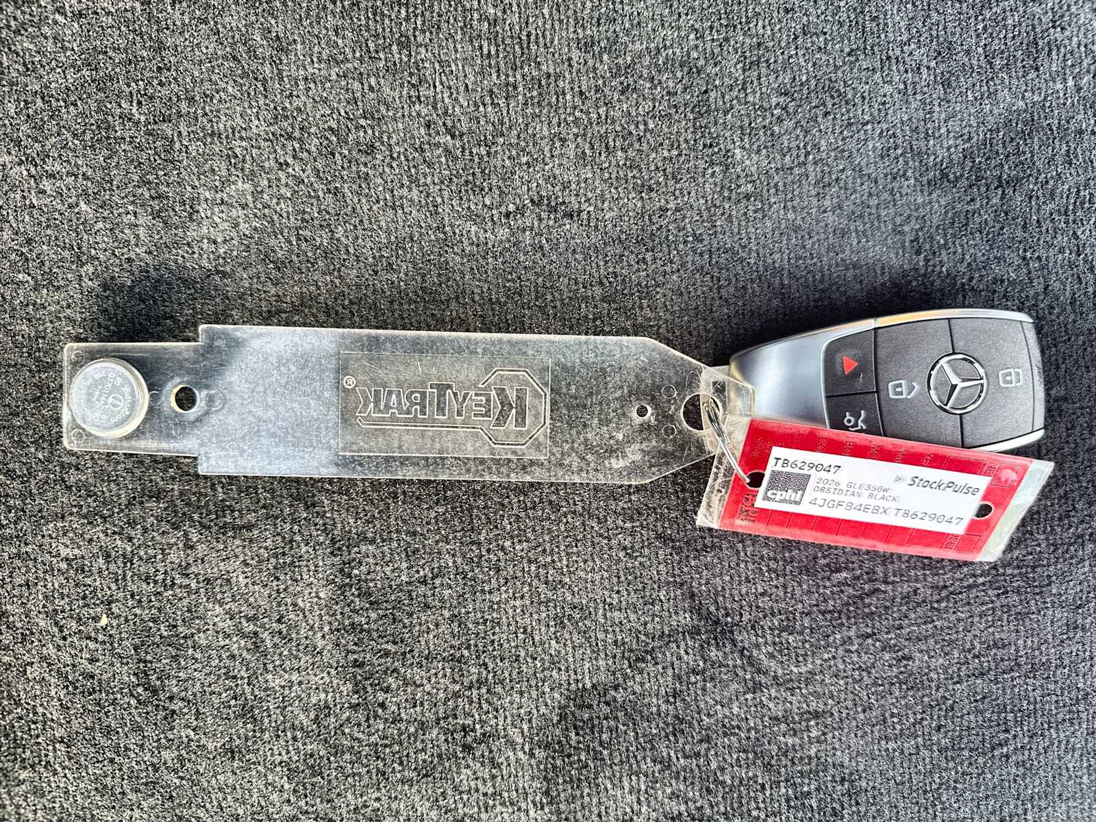 Thumbnail: 2026 Mercedes-Benz GLE - 26