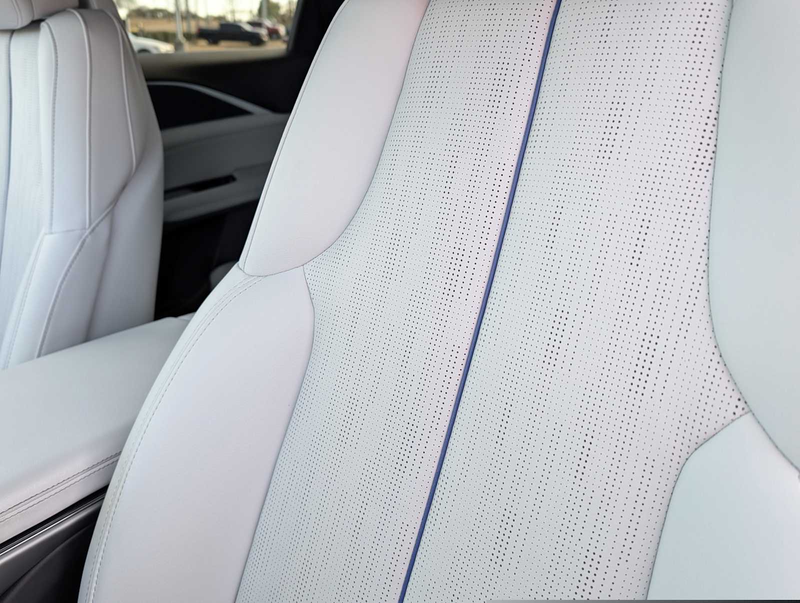 Thumbnail: 2024 Cadillac Lyriq - 23